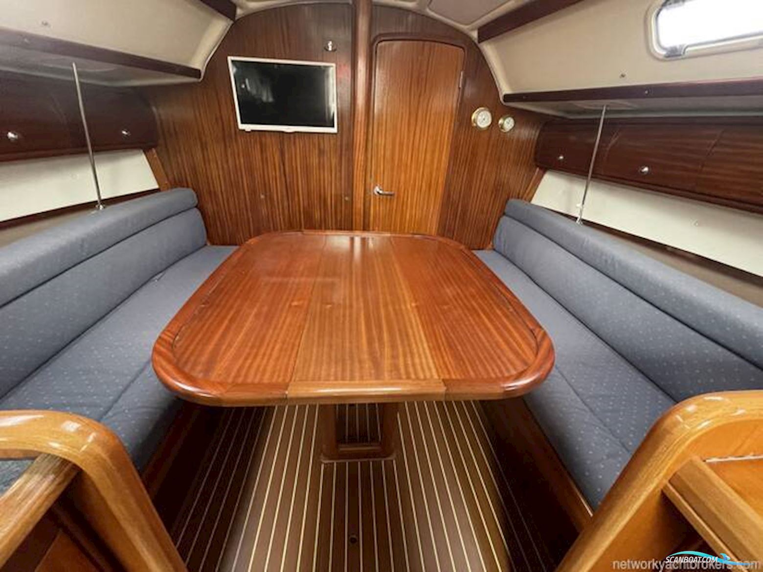 Bavaria 32
