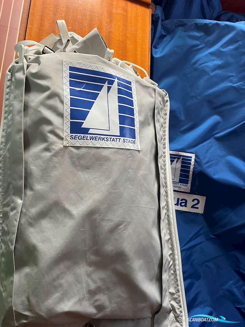 Bavaria 32