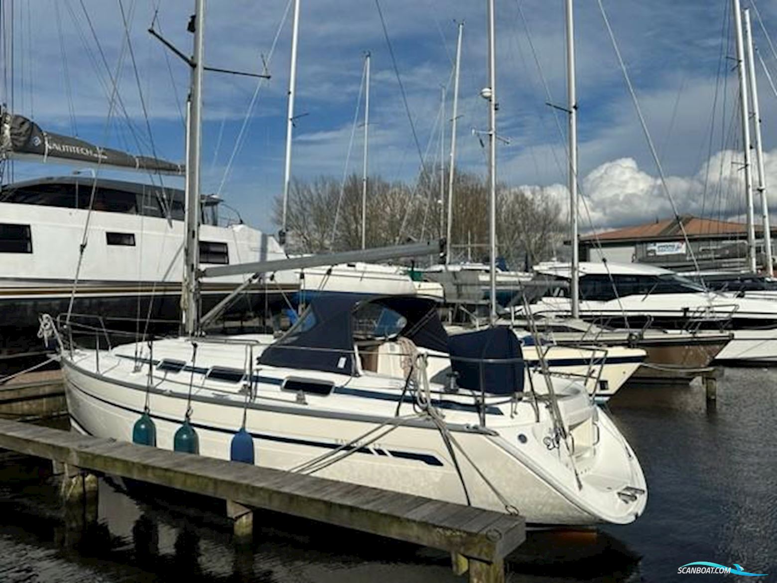 Bavaria 32