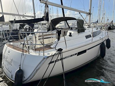 Bavaria 33 Cruiser Segelbåt 2014, med Volvo Penta motor, Holland