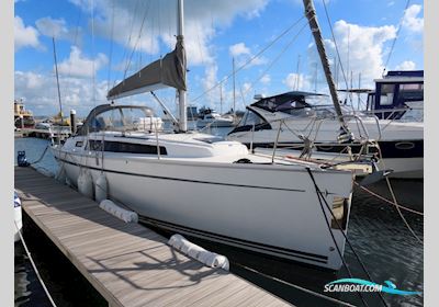 Bavaria 33 Cruiser Segelbåt 2014, med Volvo Penta motor, England