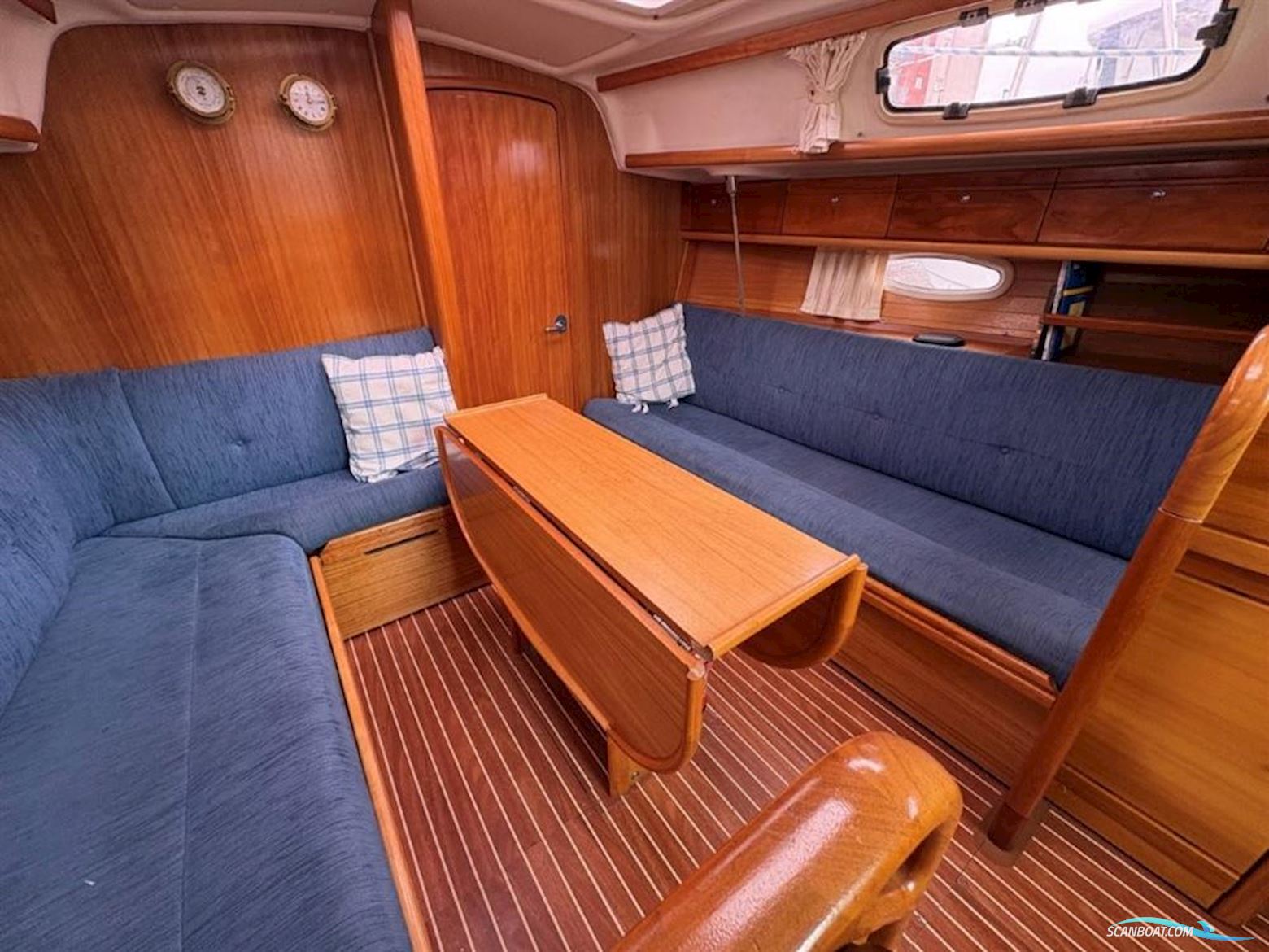 Bavaria 33