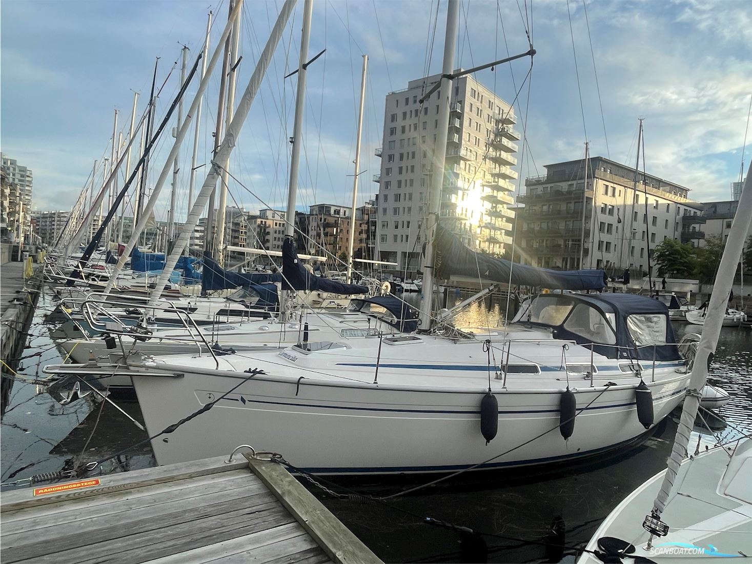 Bavaria 34 Cruiser Segelbåt 2001, med Volvo penta MD2030 motor, Sverige