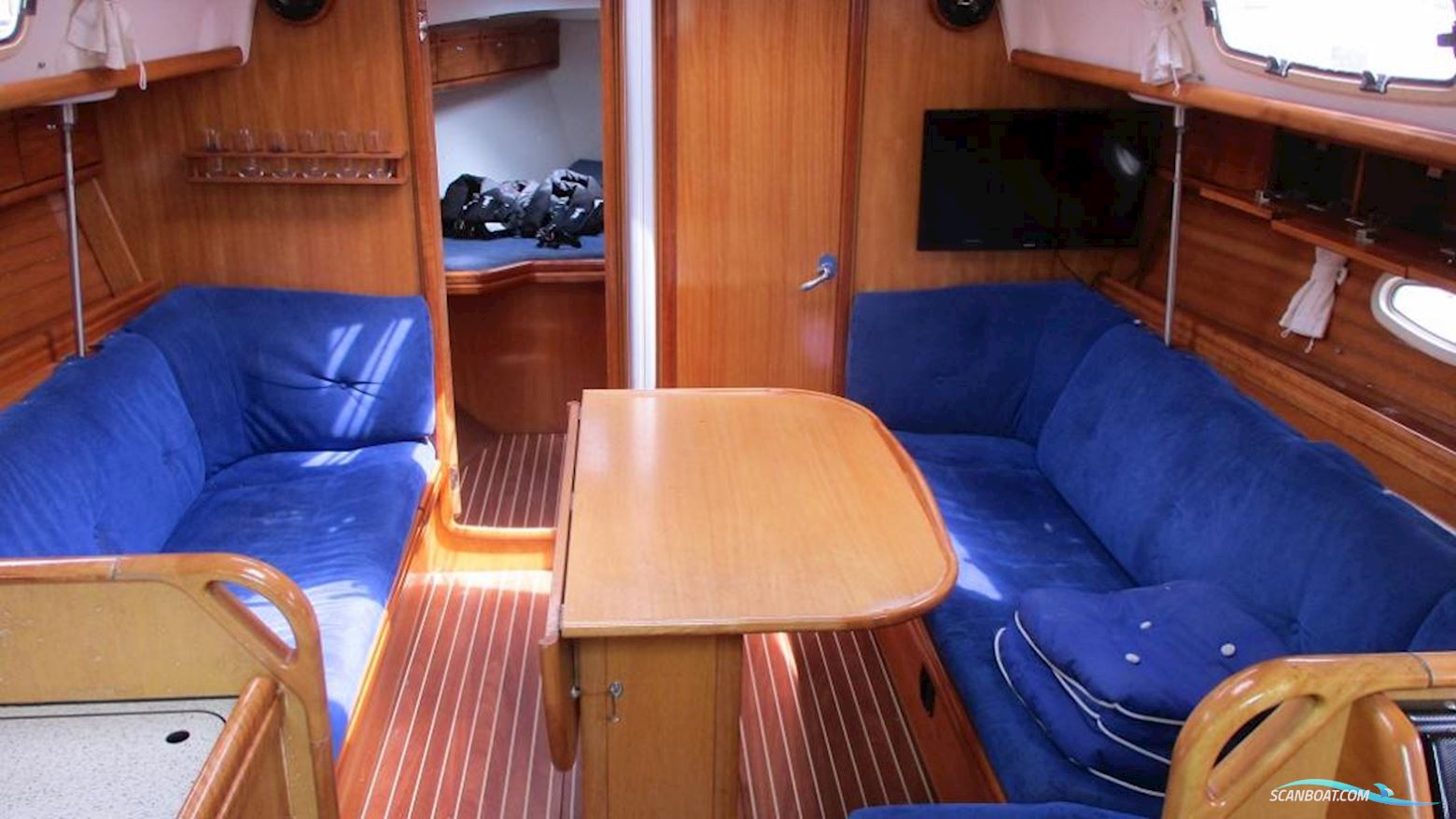 Bavaria 37 cruiser
