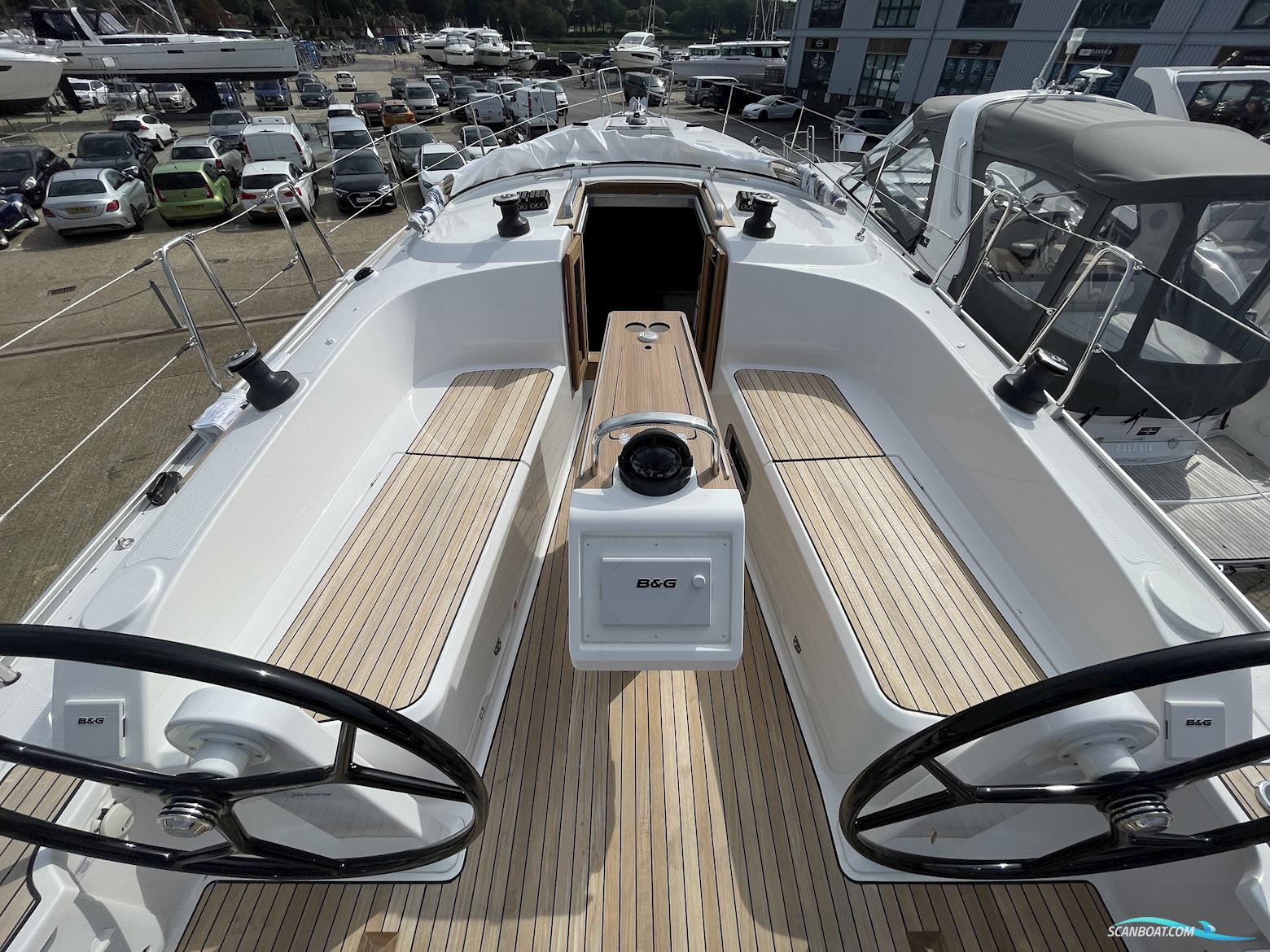 Bavaria 37 Cruiser Style