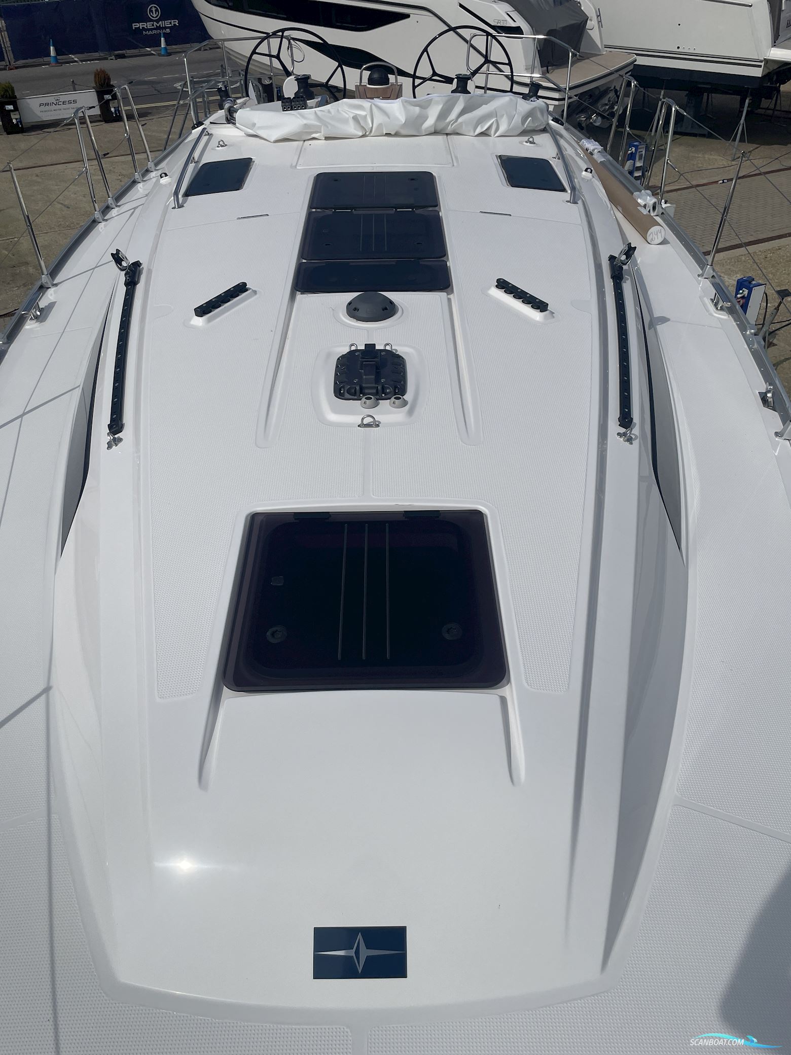 Bavaria 37 Cruiser Style