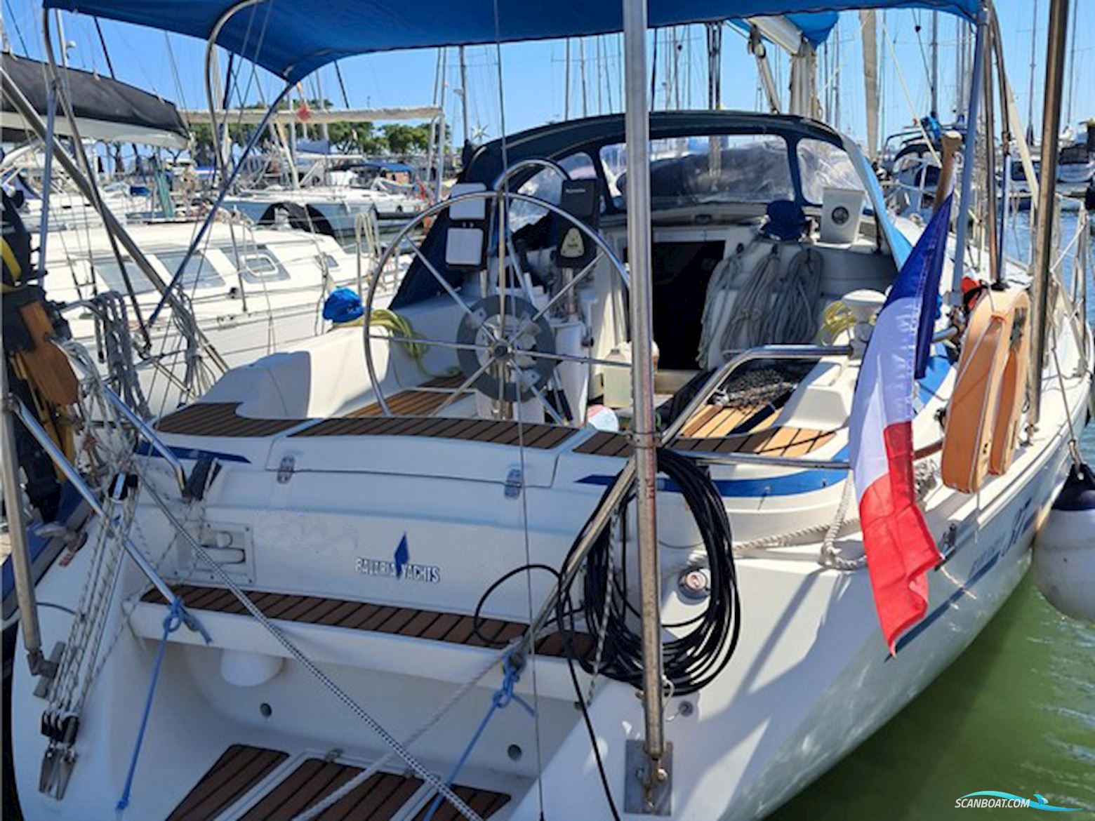 Bavaria 37