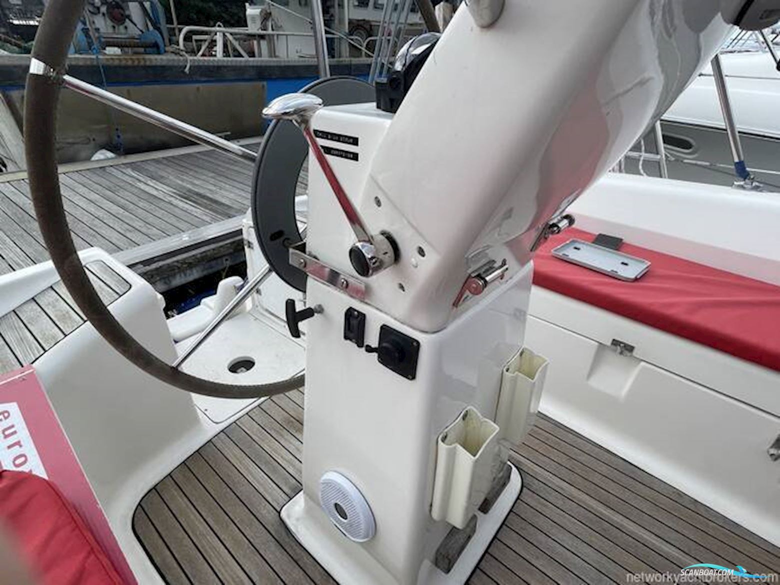 Bavaria 37