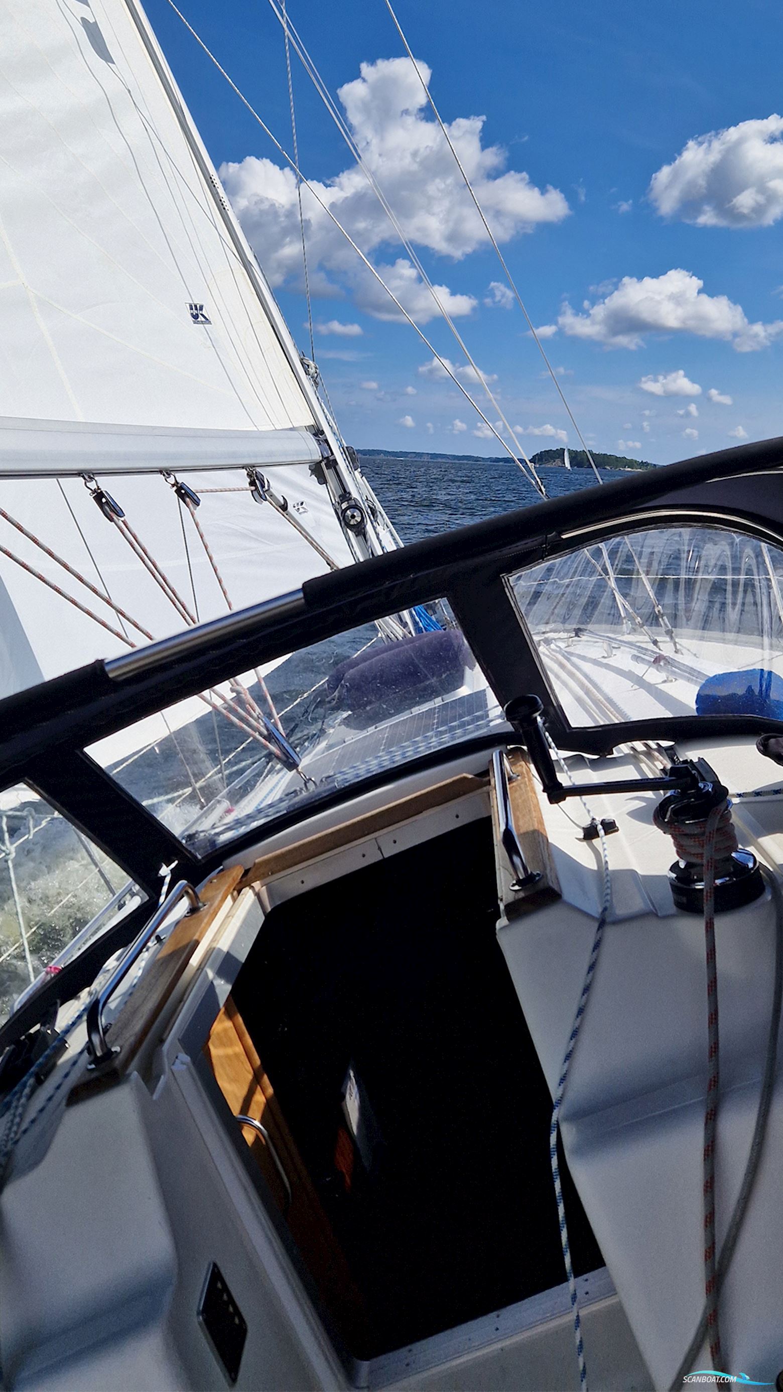 Bavaria 37