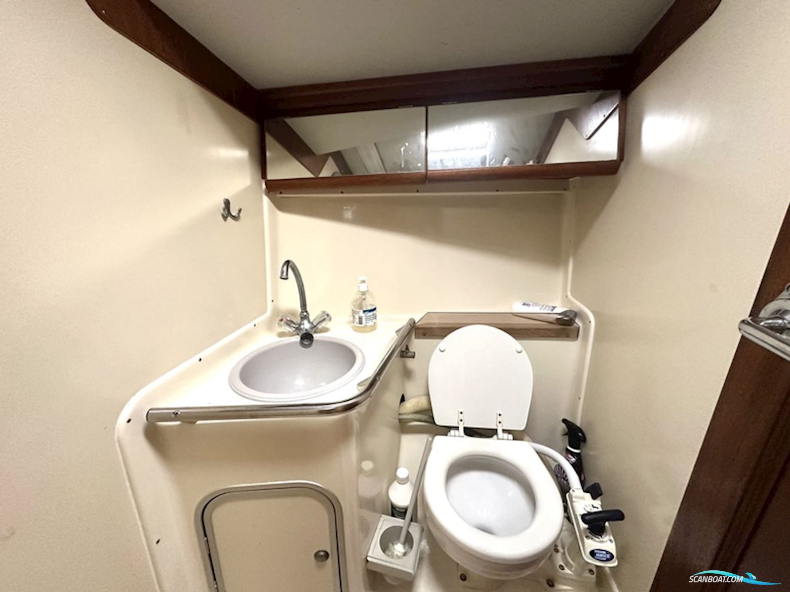 Bavaria 370