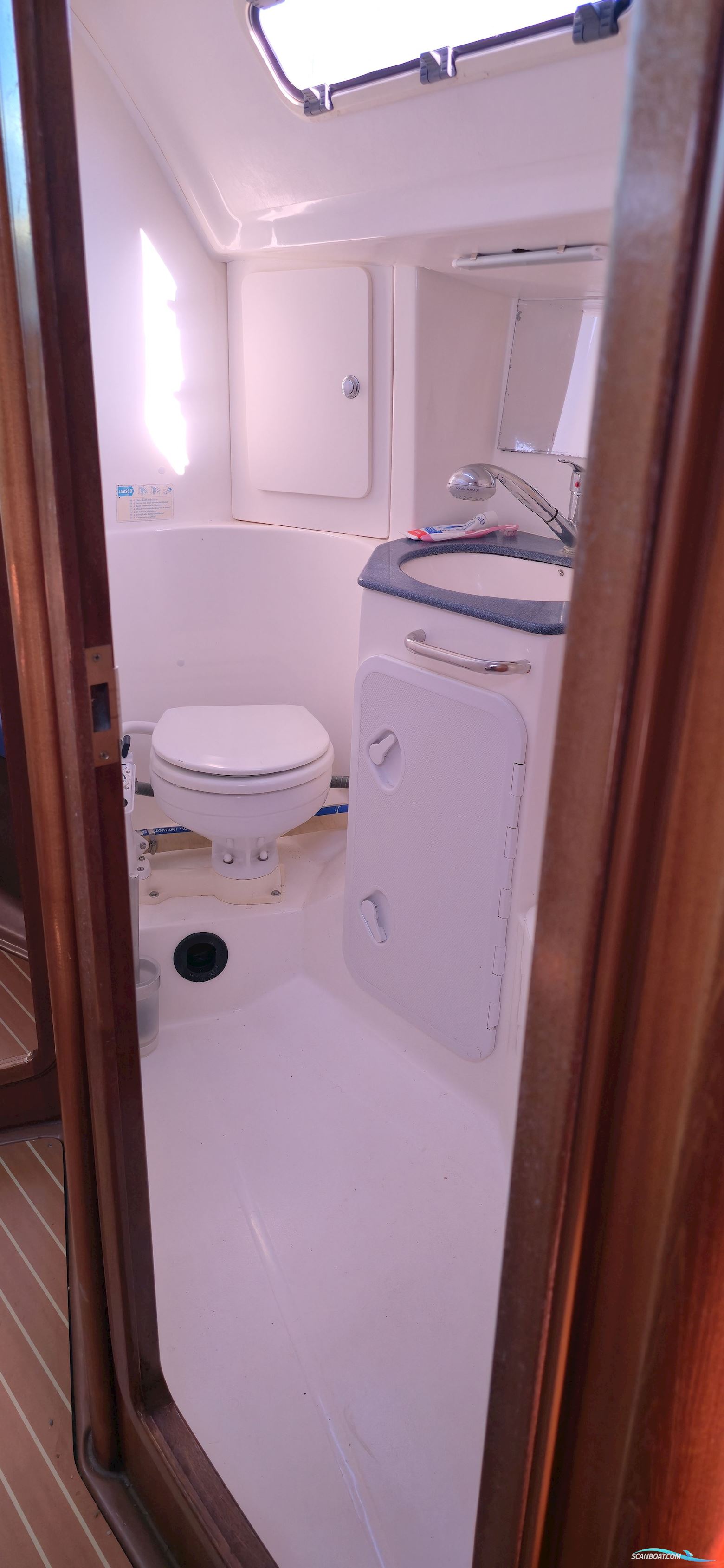 Bavaria 38 mit Liegeplatz und Winterlager, Rostock