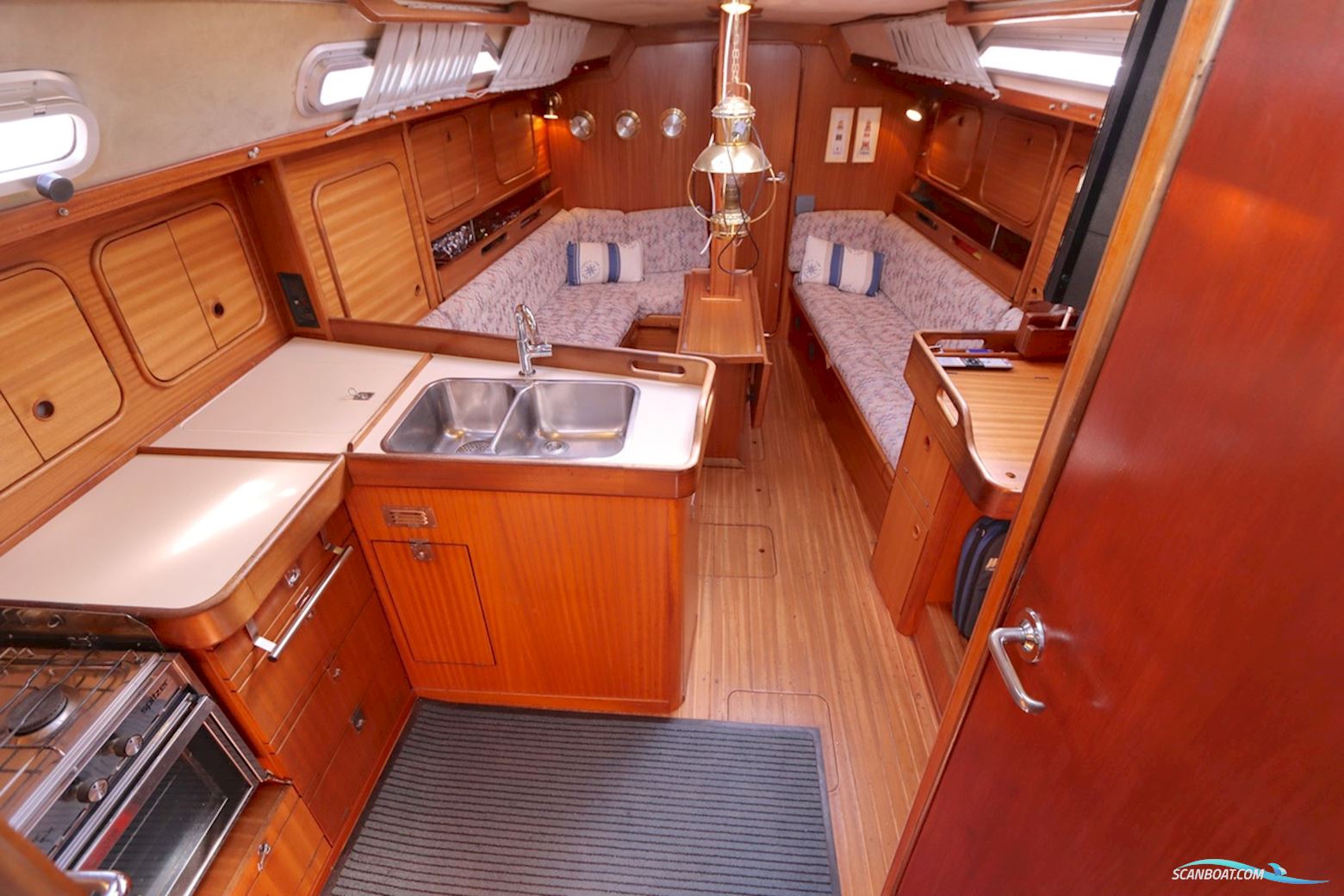 Bavaria 38