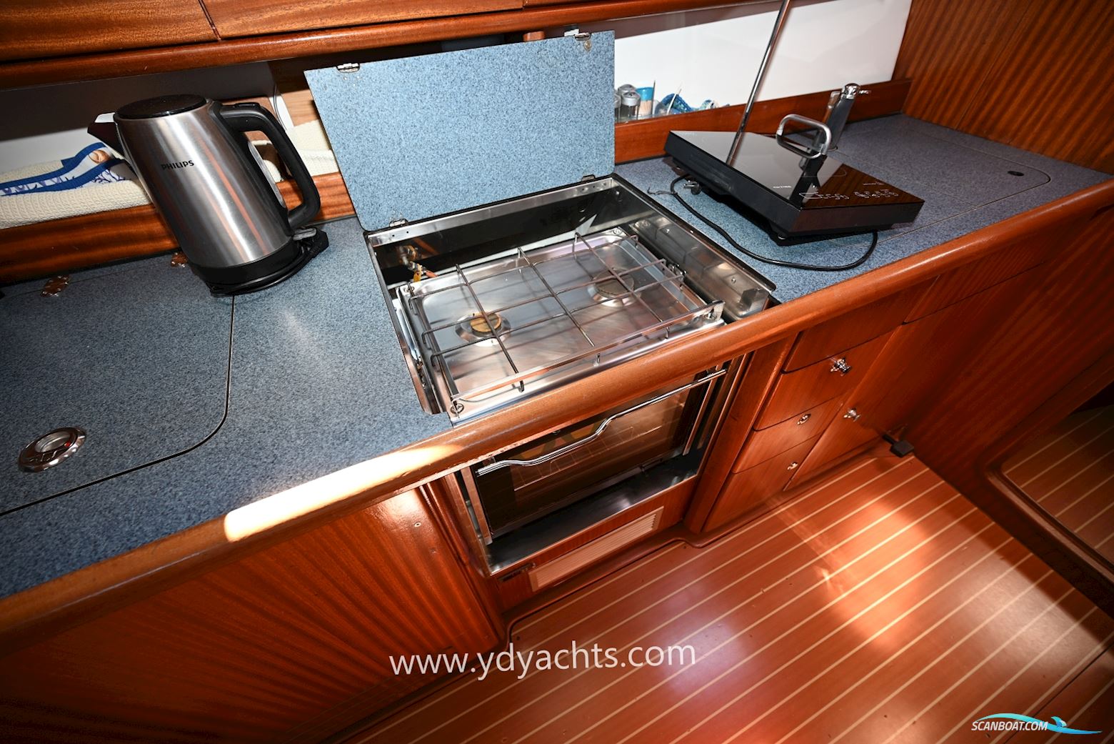 Bavaria 38