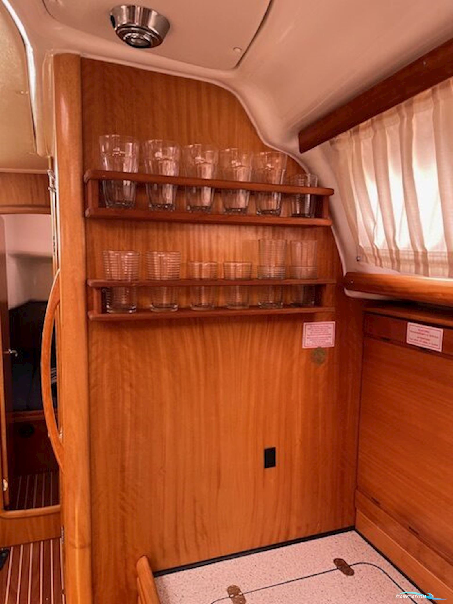 Bavaria 39 med el-spil.