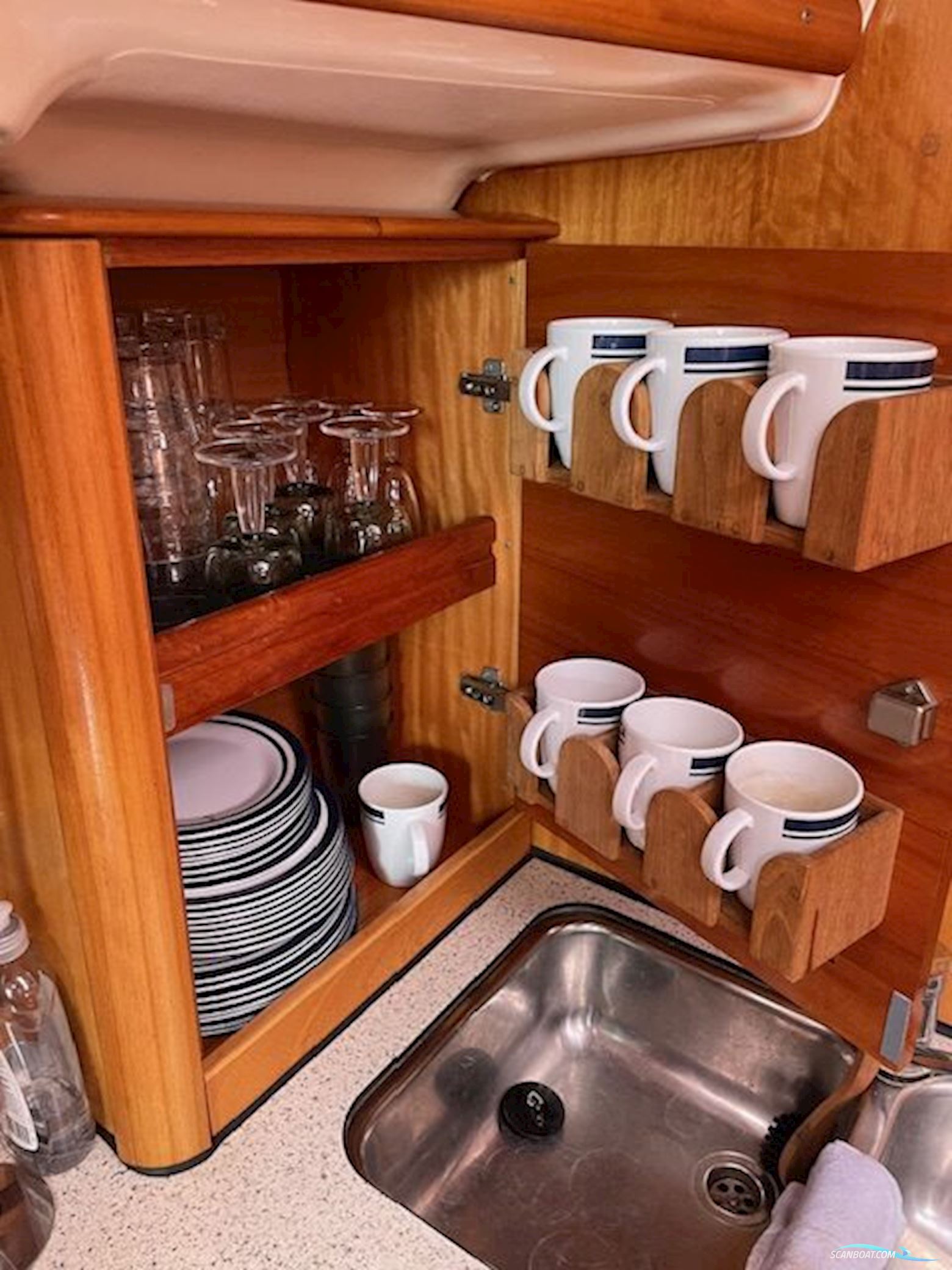 Bavaria 39 med el-spil.