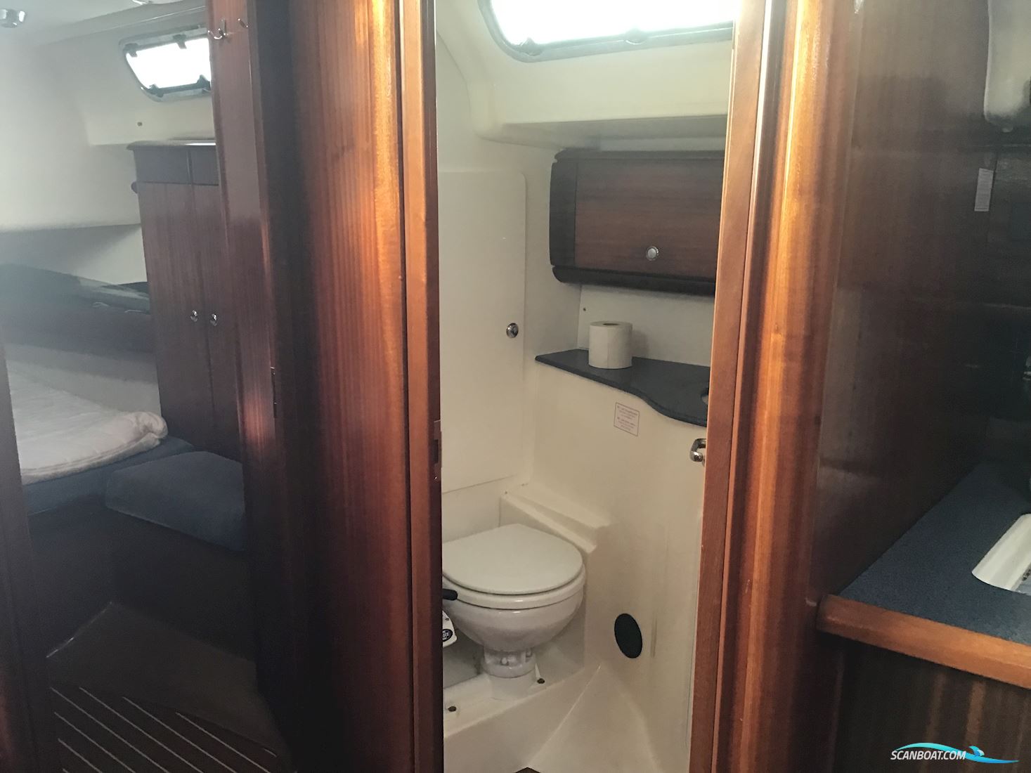 Bavaria 44