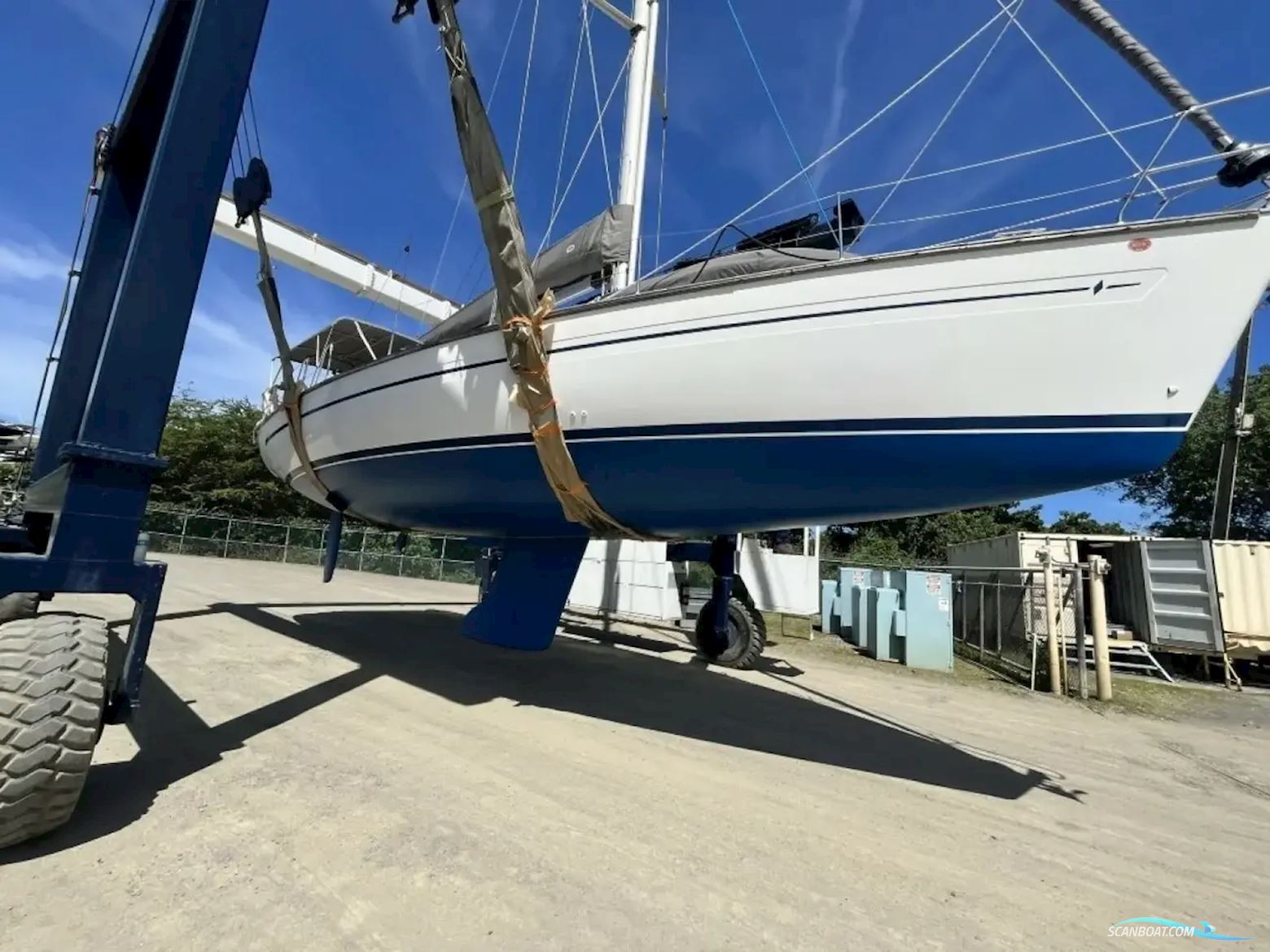 Bavaria 44