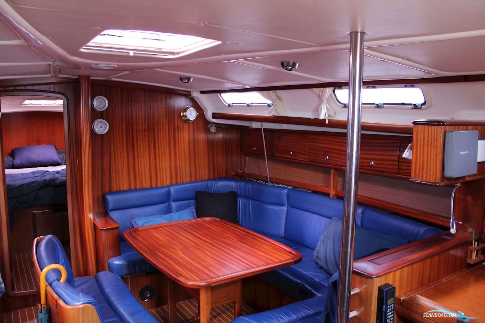 Bavaria 44