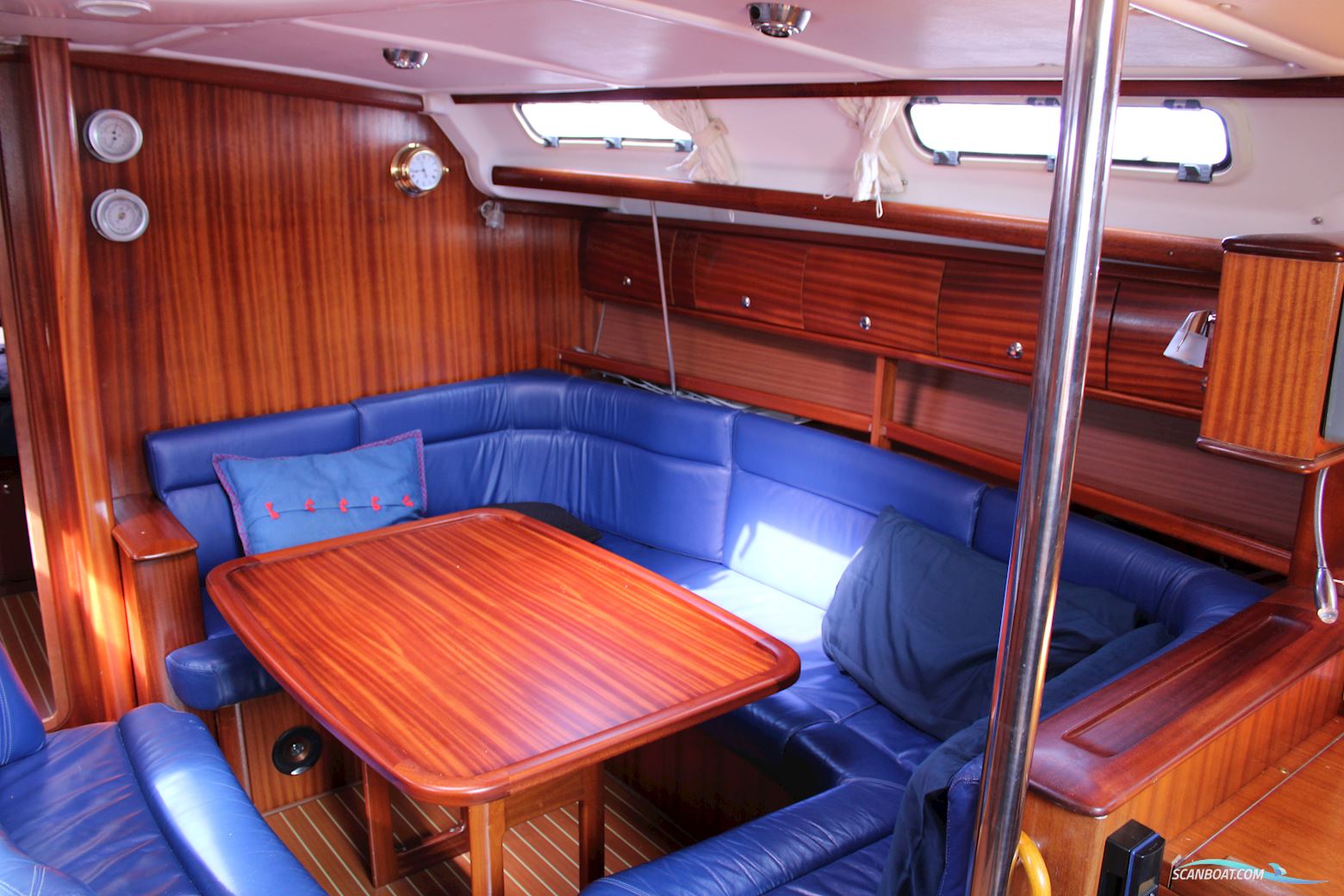 Bavaria 44