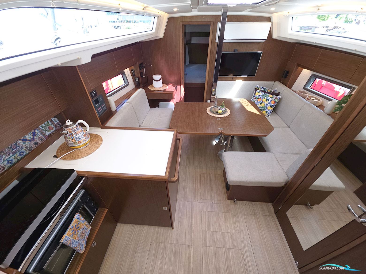 Bavaria C 38