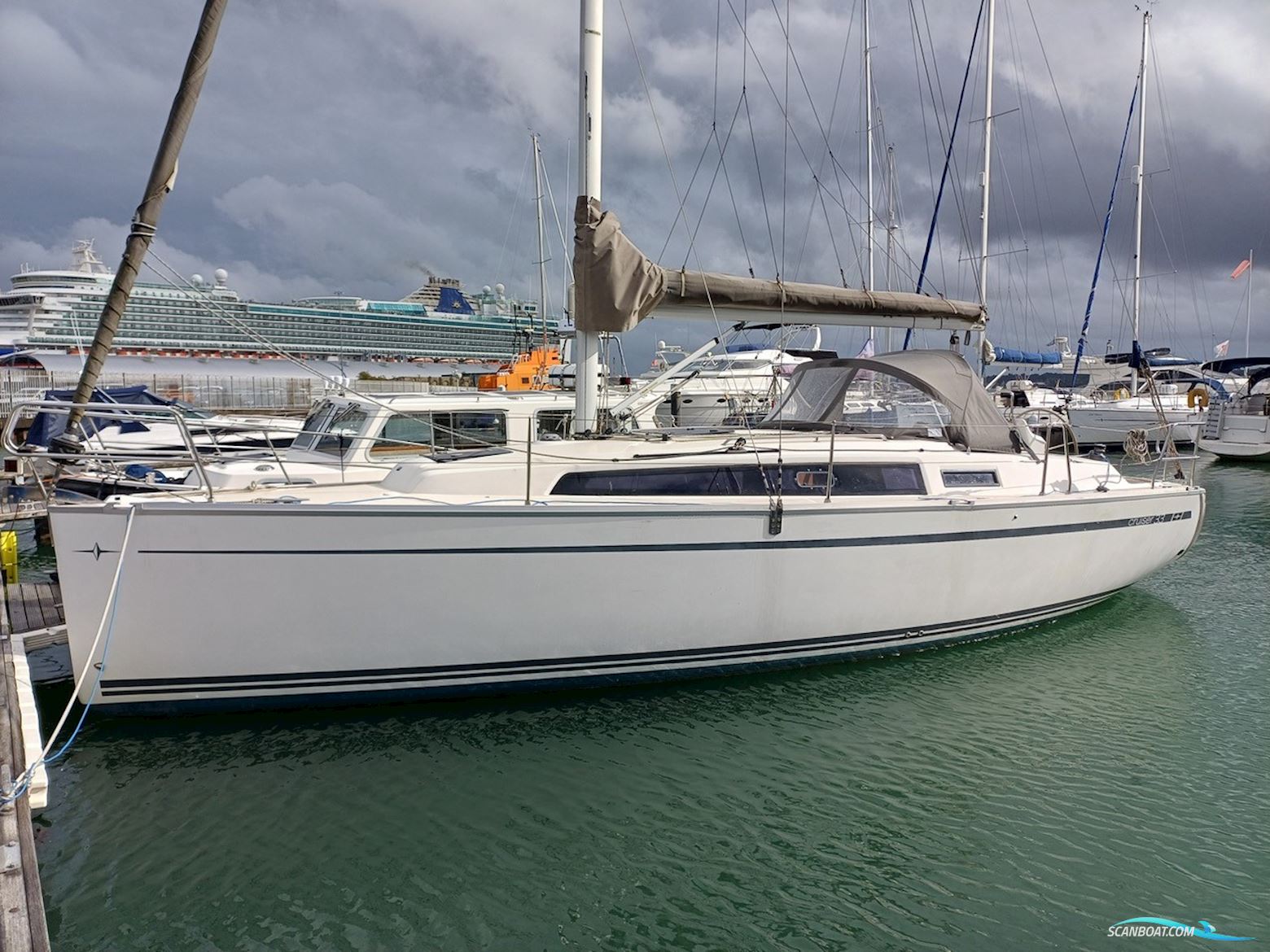 Bavaria Cruiser 33 Segelbåt 2015, med Volvo Penta motor, England