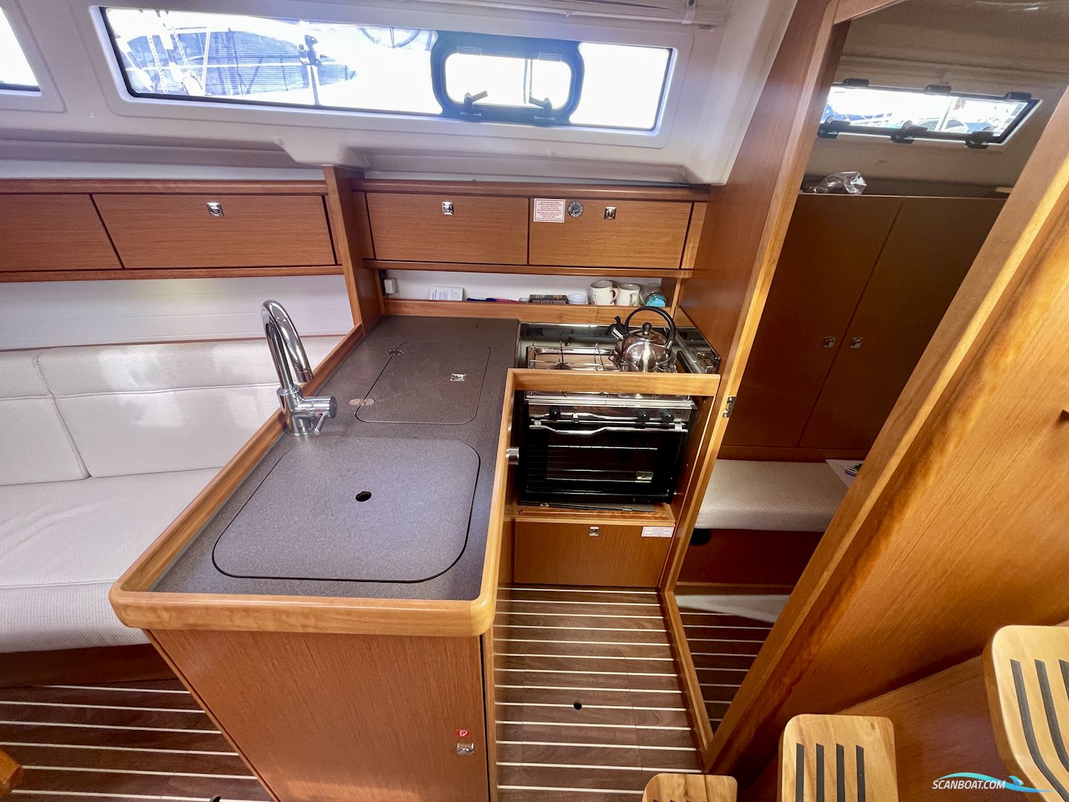 Bavaria Cruiser 33