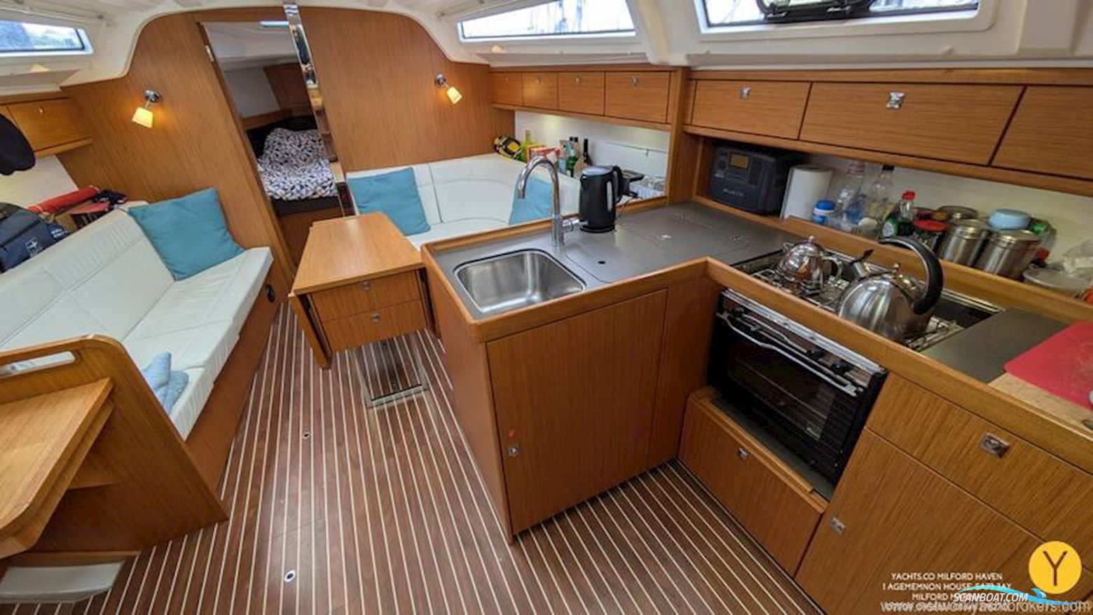 Bavaria Cruiser 37