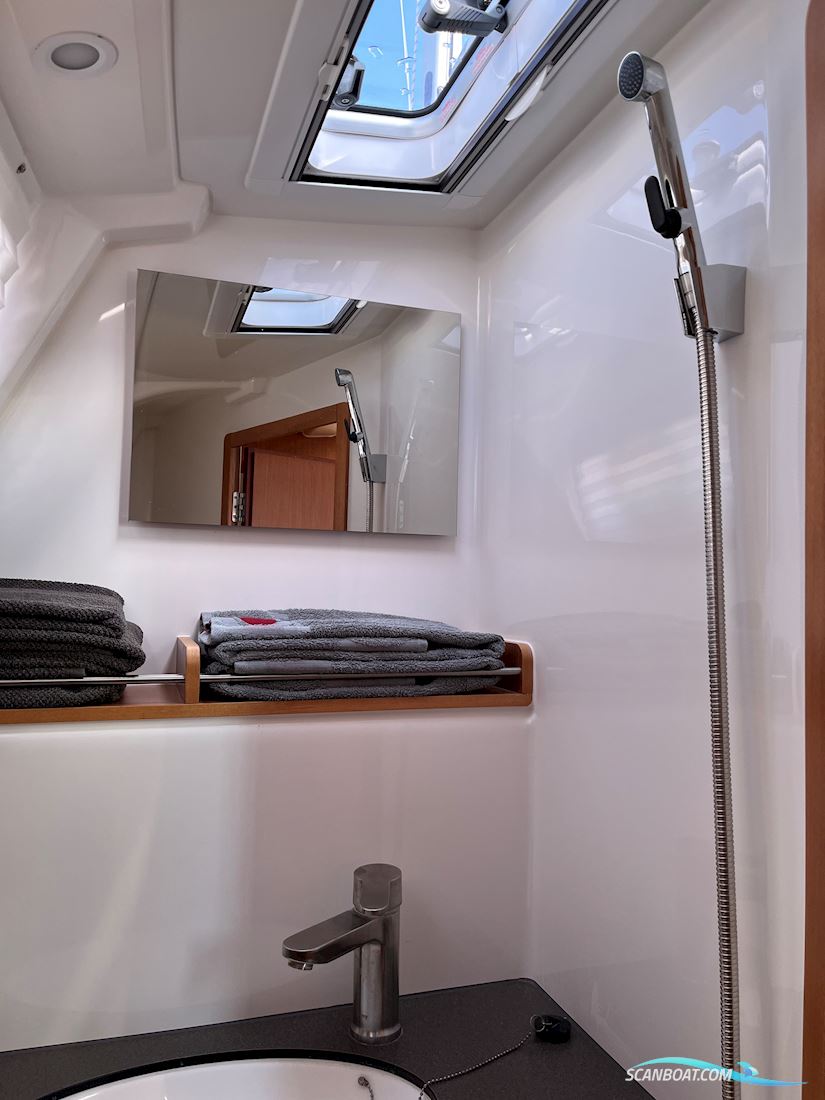 Bavaria Cruiser 37