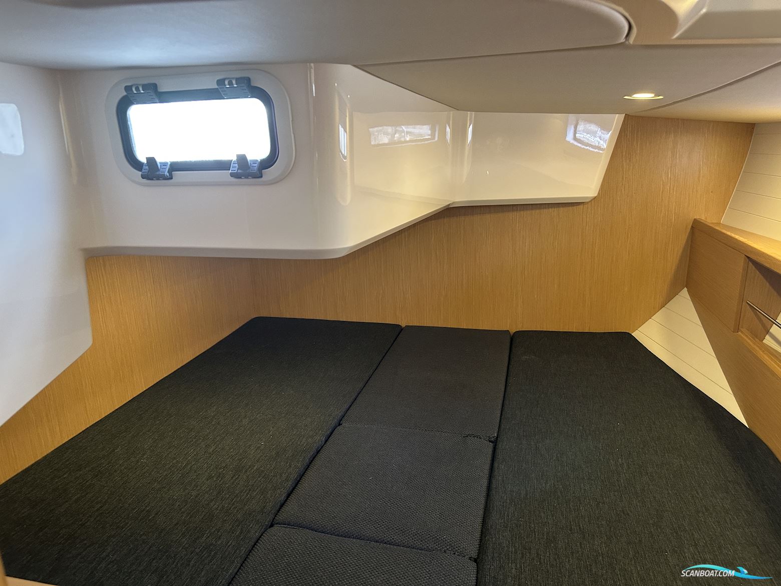 Bavaria Vision 42 Blue Edition