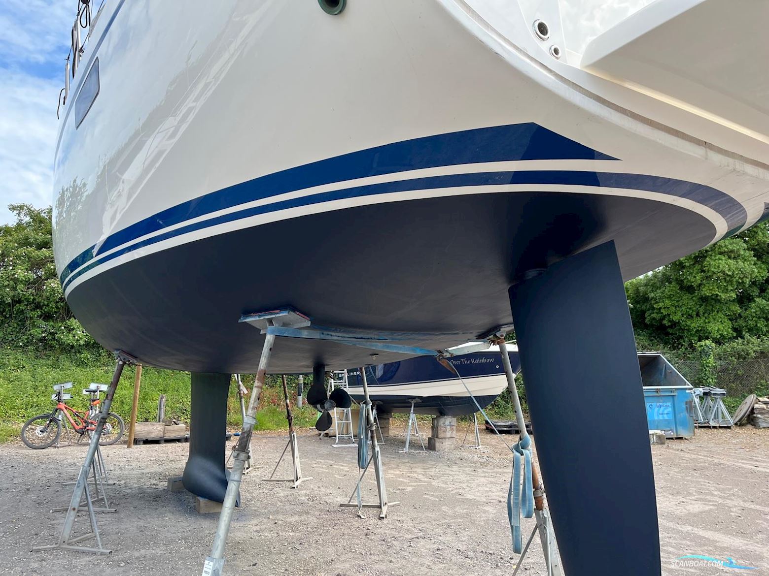 Bavaria Vision 42 Blue Edition