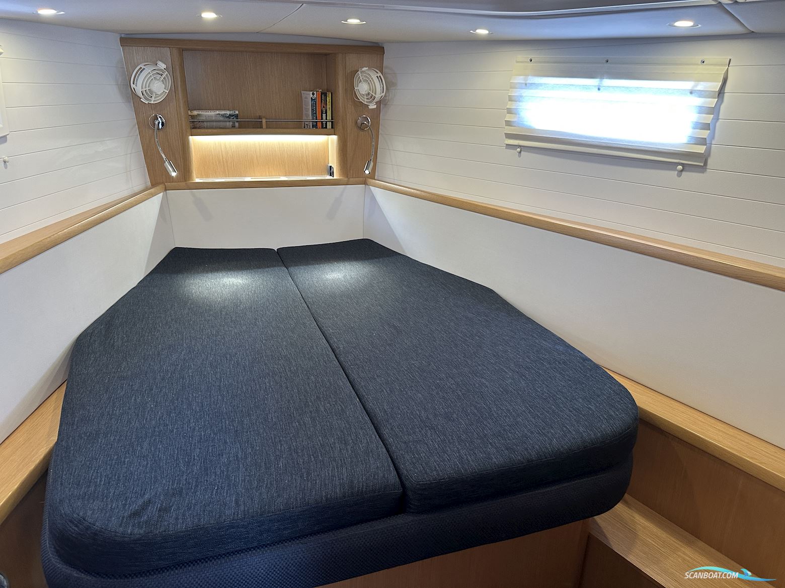 Bavaria Vision 42 Blue Edition