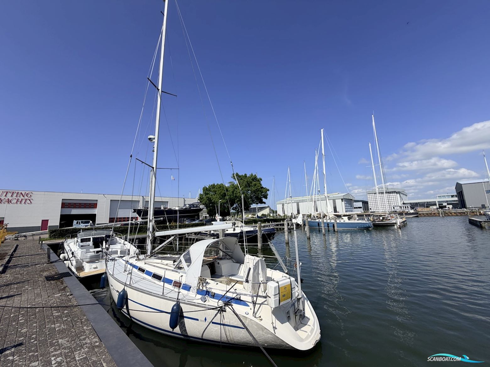 BAVARIA YACHTS 350 Lagoon