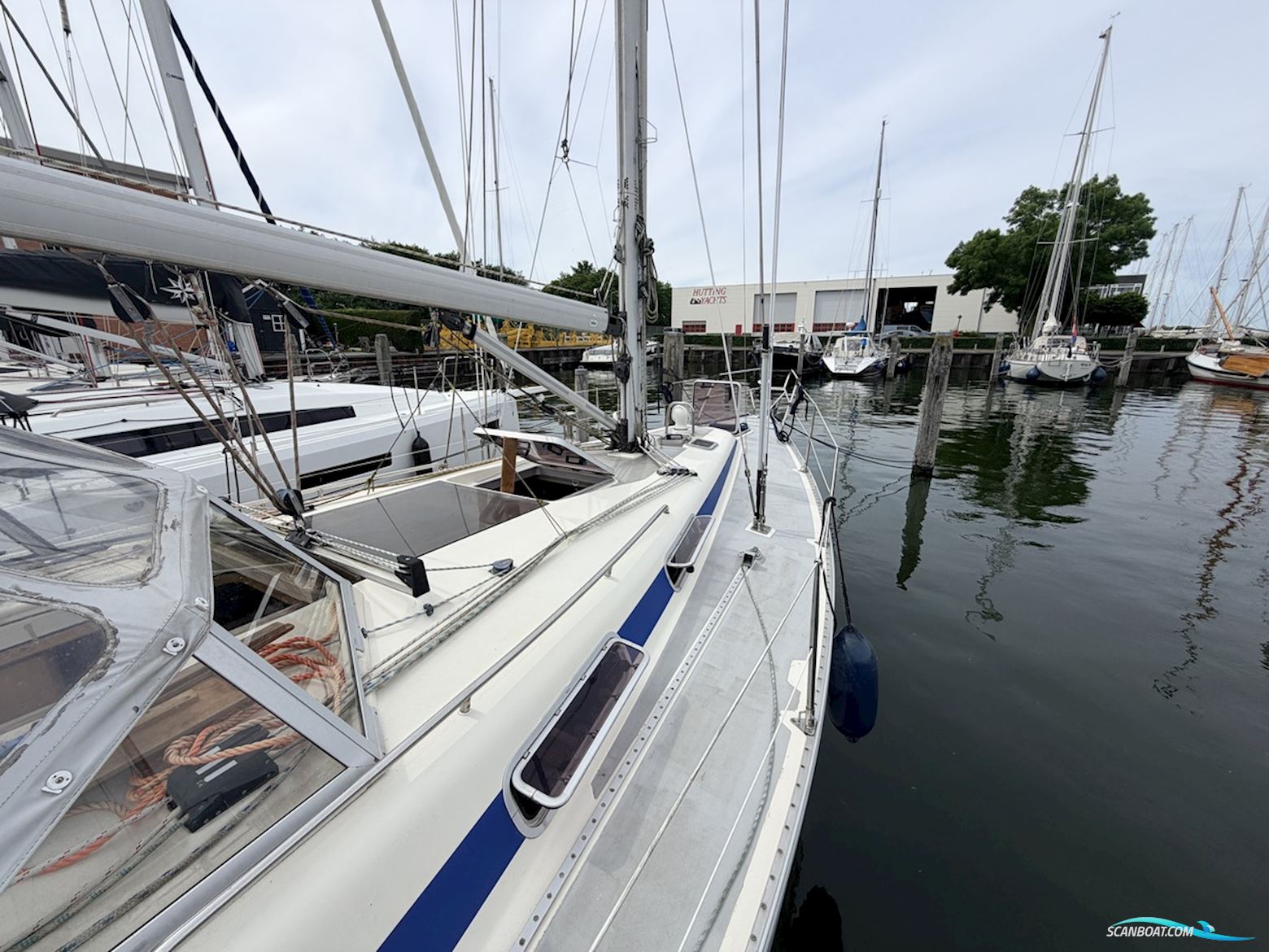 BAVARIA YACHTS 350 Lagoon