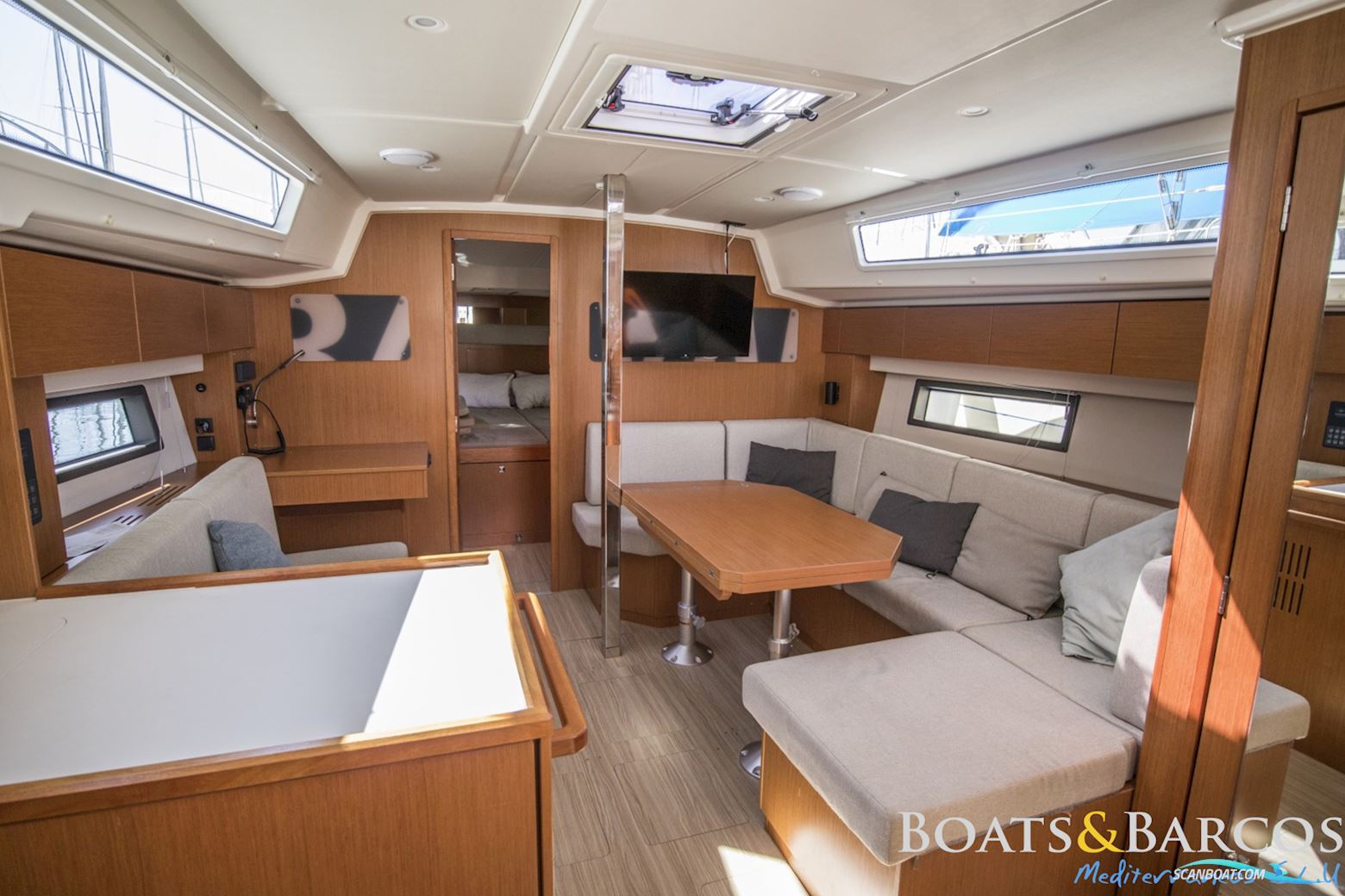 BAVARIA YACHTS C42