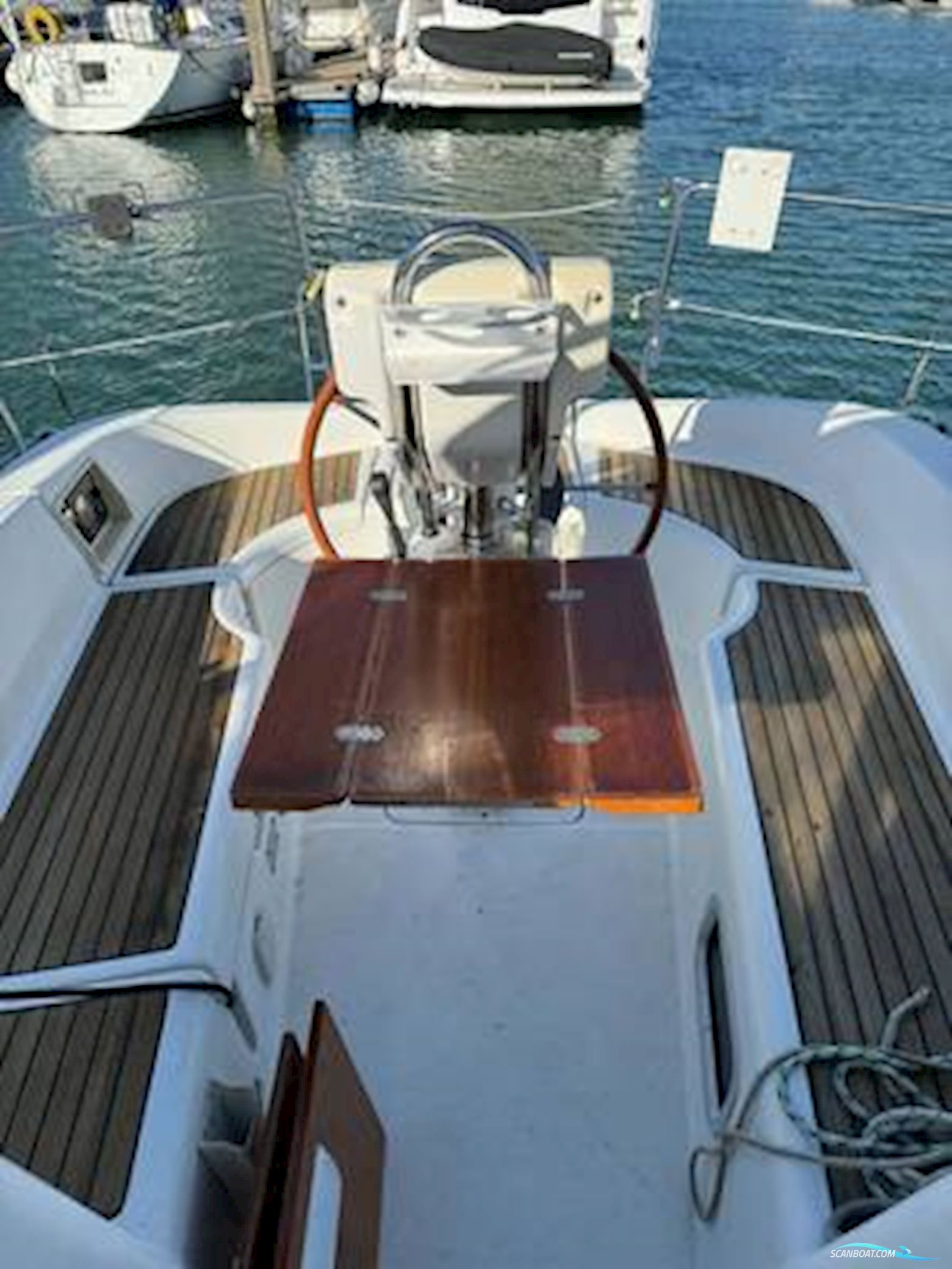 Beneteau 323