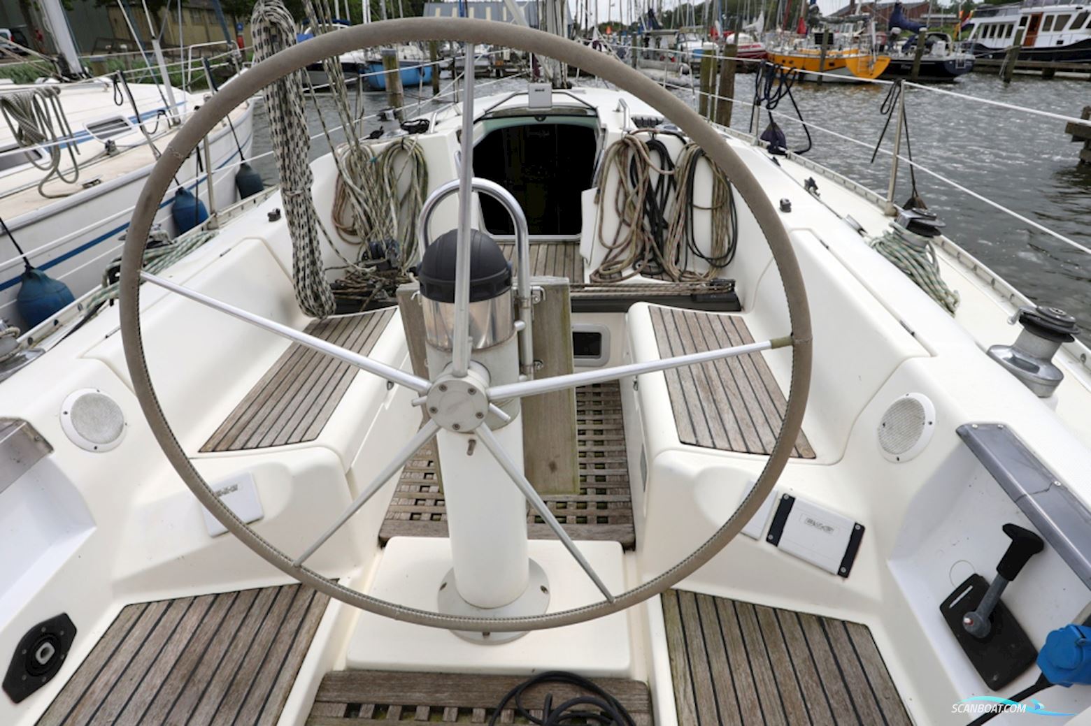 Beneteau 38S5