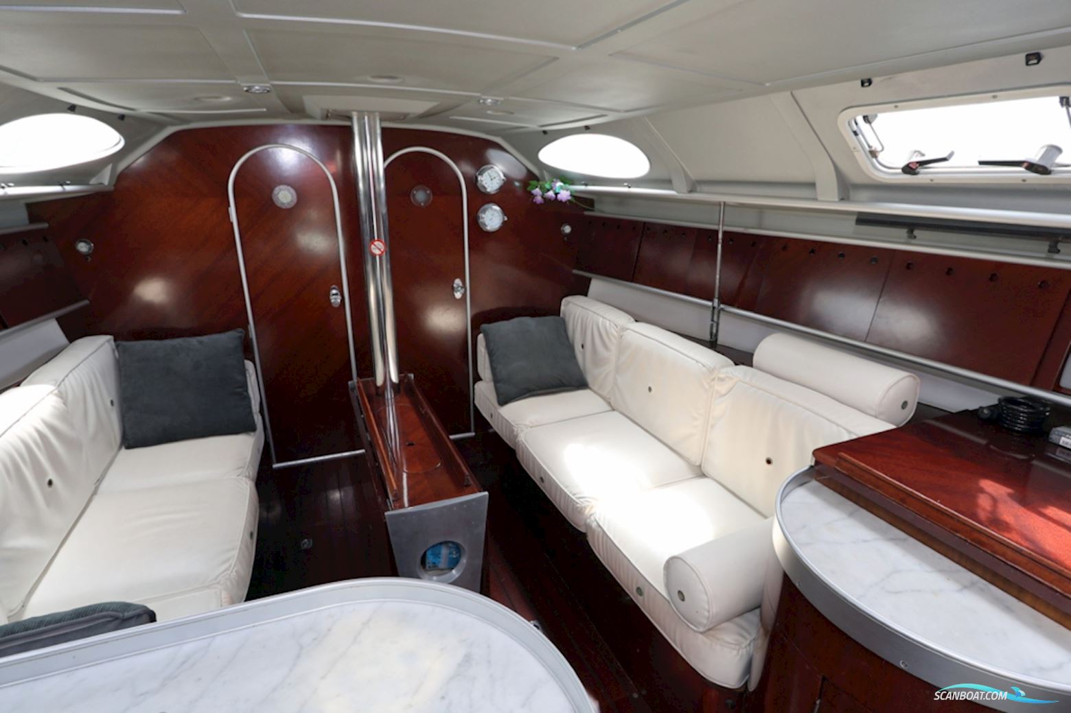 Beneteau 38S5