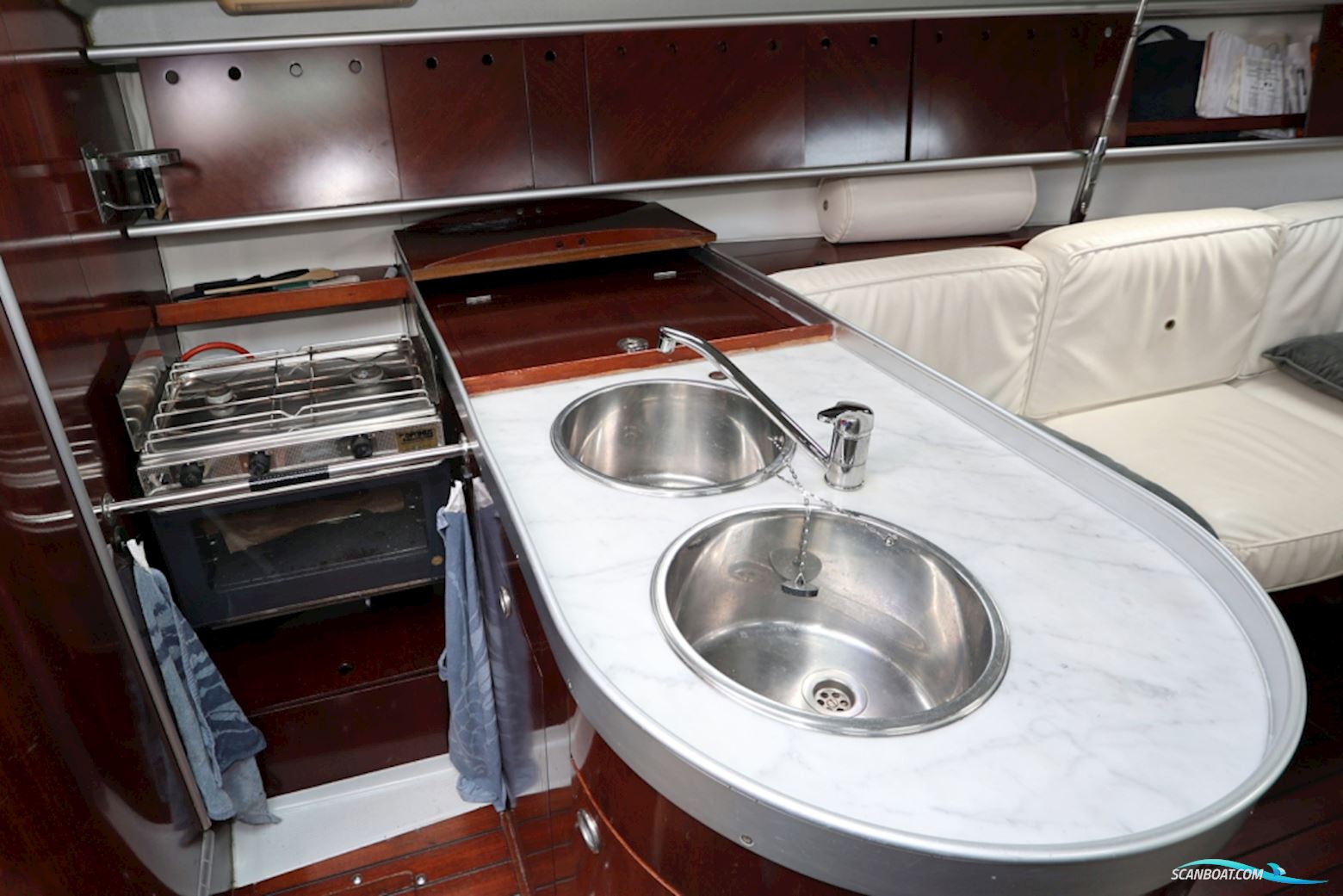 Beneteau 38S5