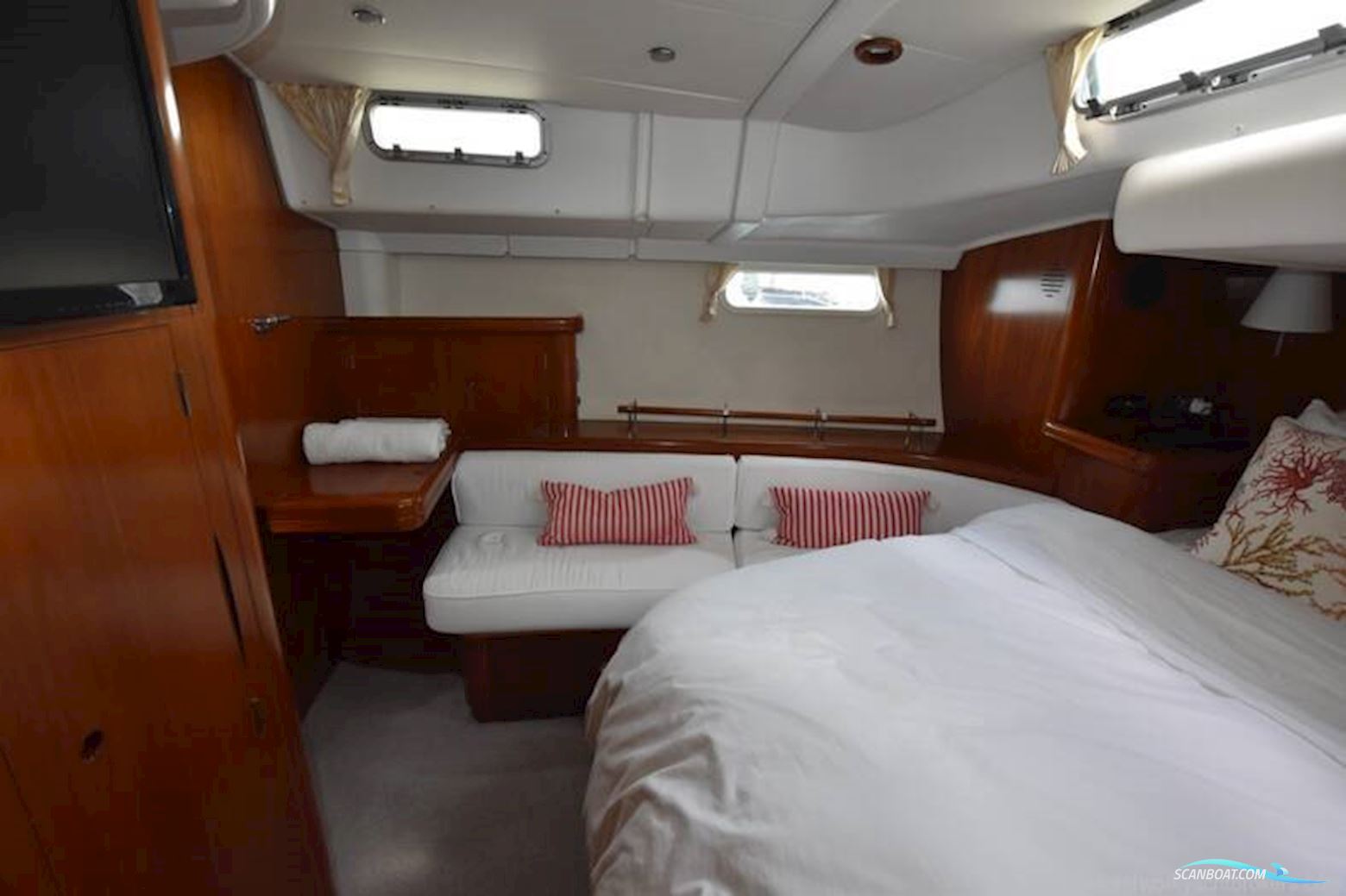 Beneteau 57