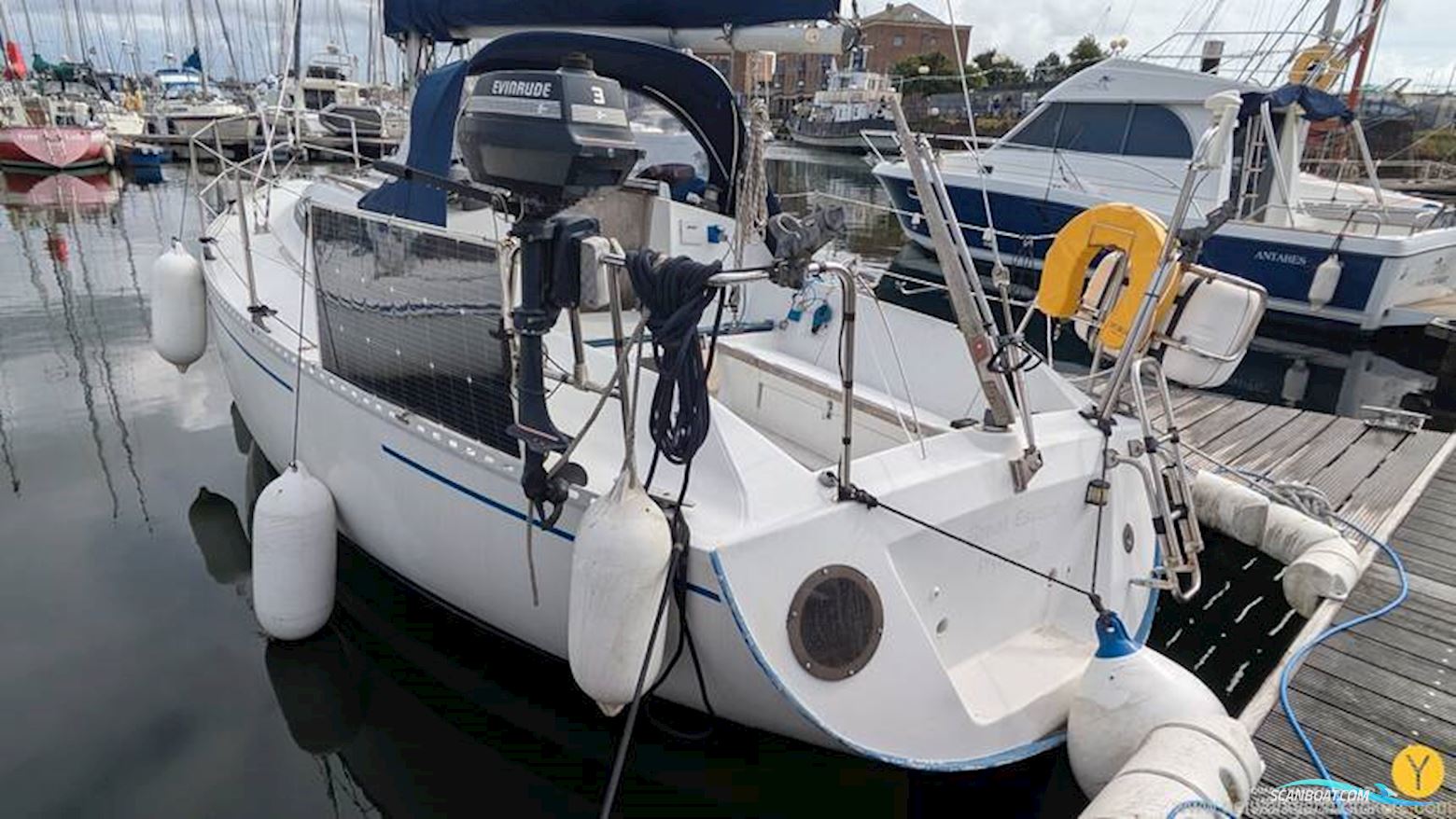 Beneteau Antares 9