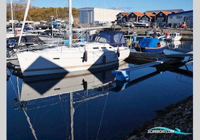 Beneteau Beneteau 373 Segelbåt 2004, med 39 HK motor, Sverige