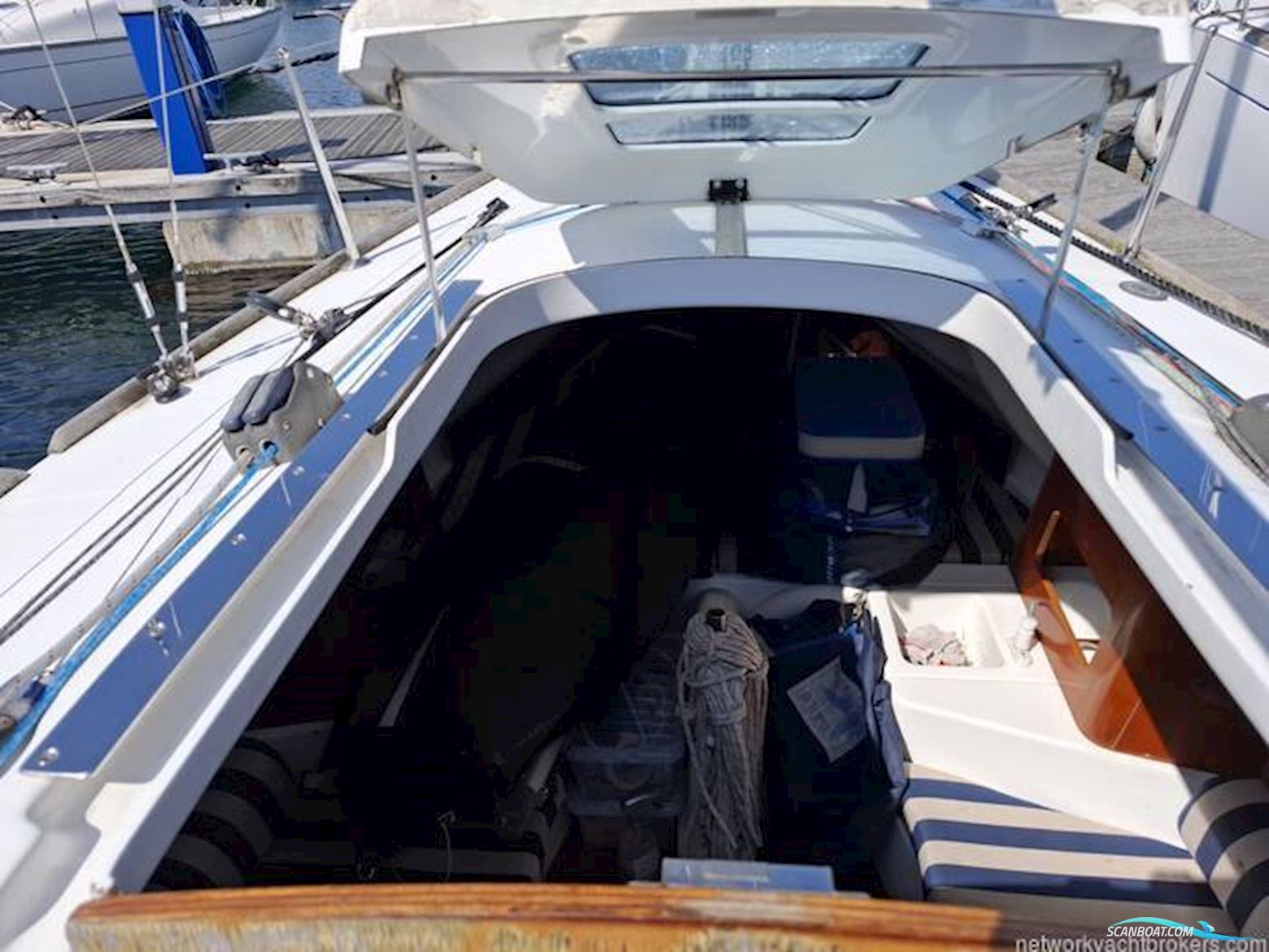 Beneteau First 211