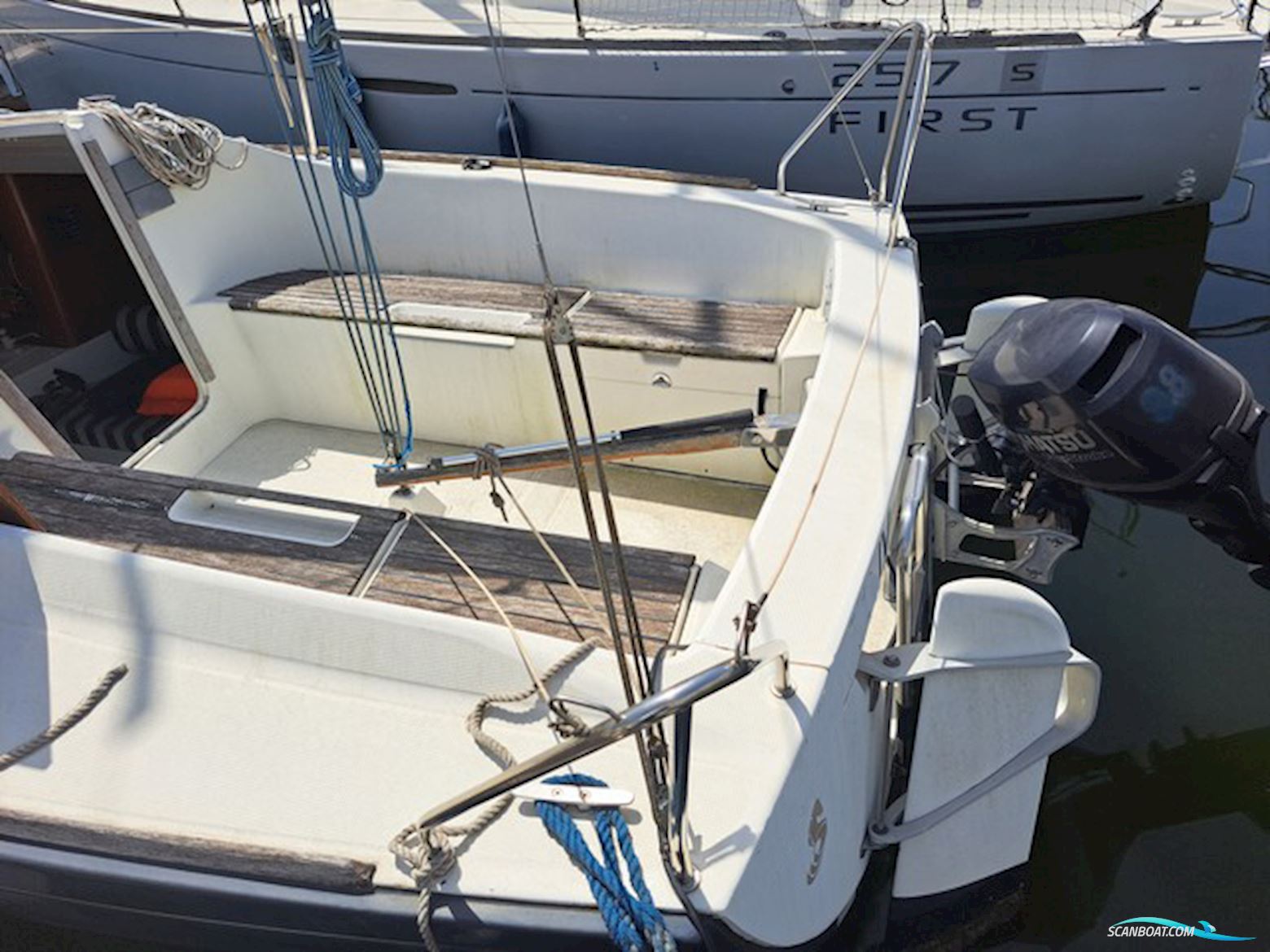 Beneteau First 211