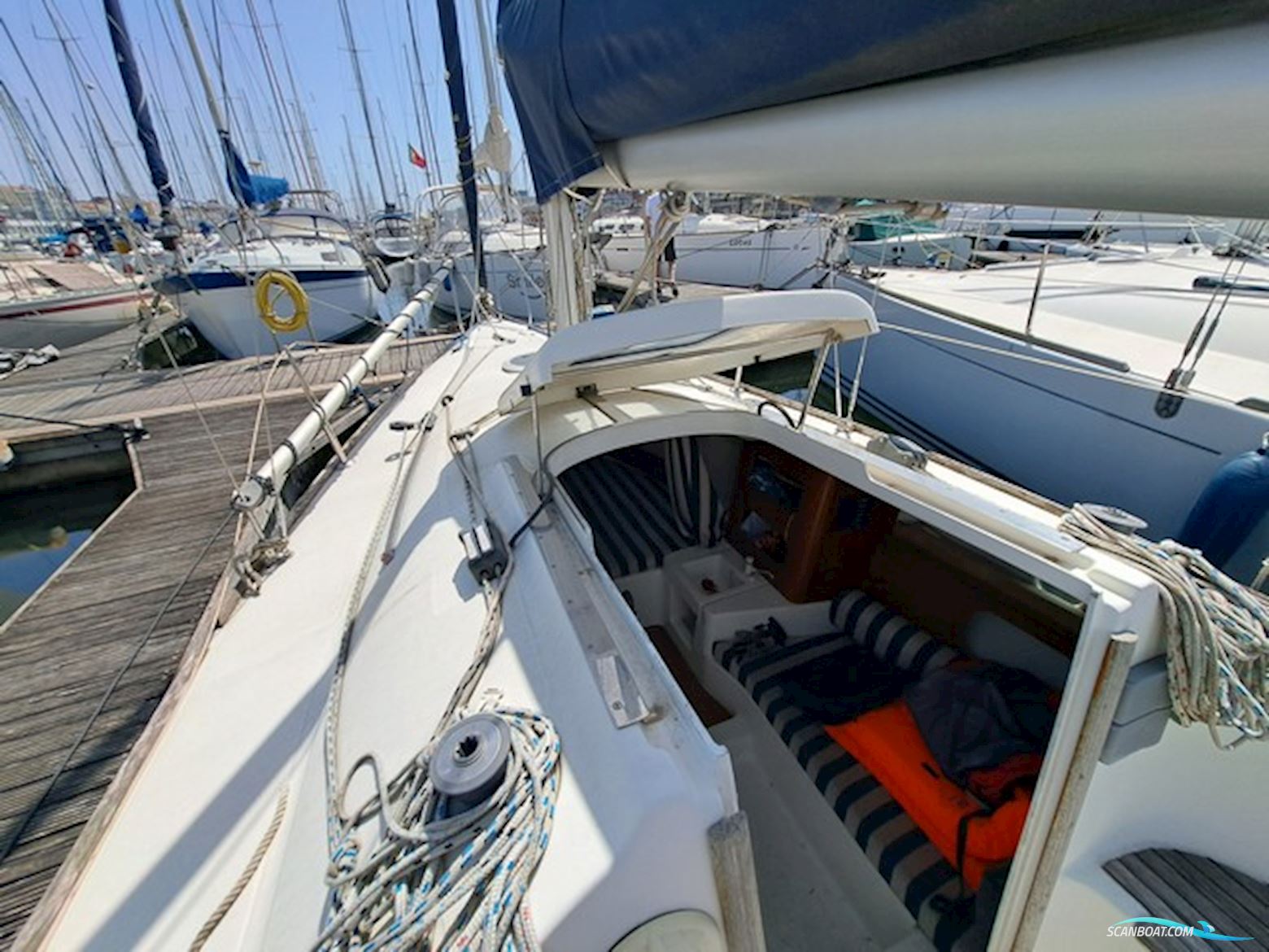Beneteau First 211