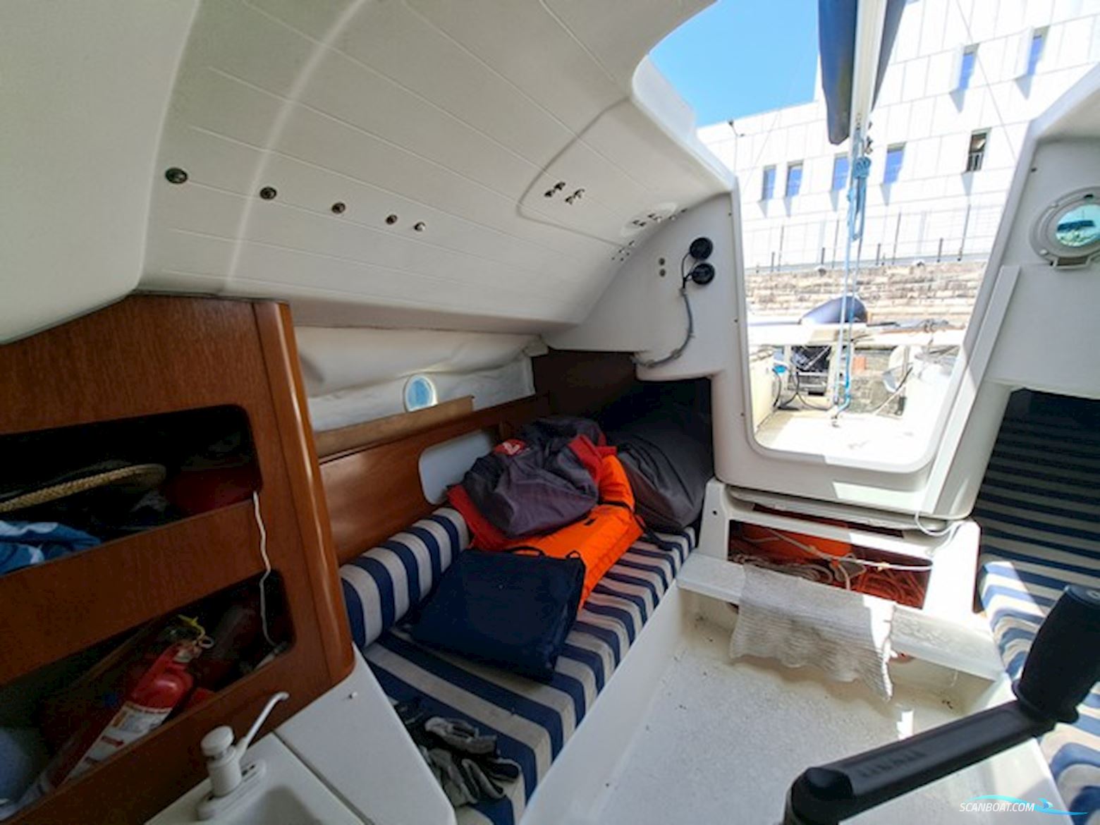 Beneteau First 211