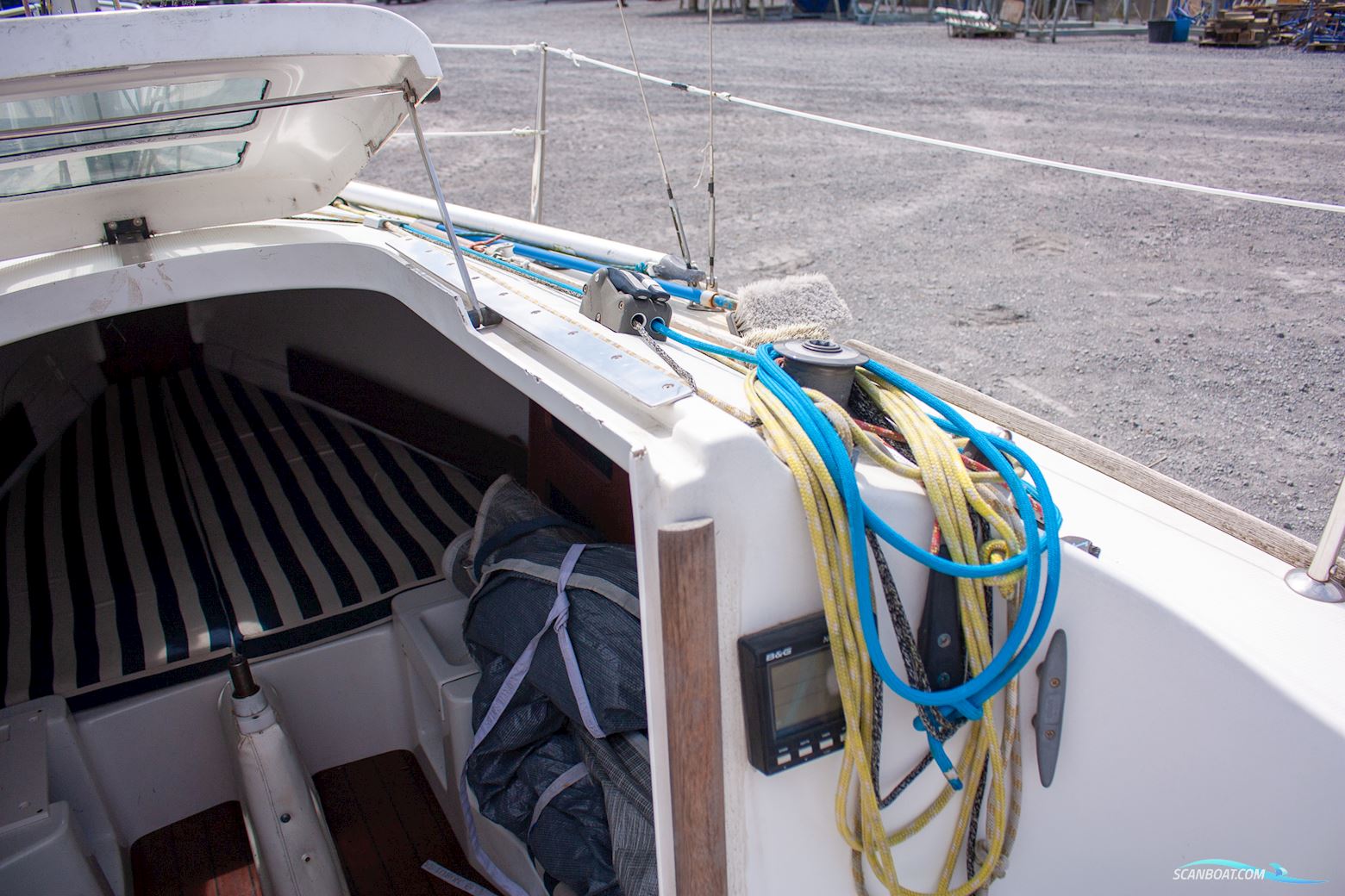 Beneteau First 211