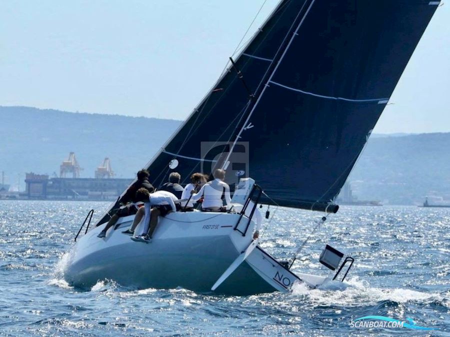Beneteau First 27 SE
