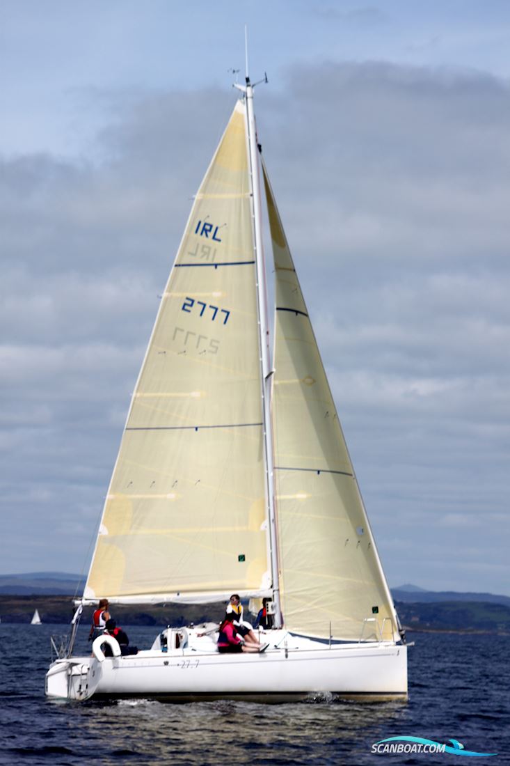 Beneteau First 27.7