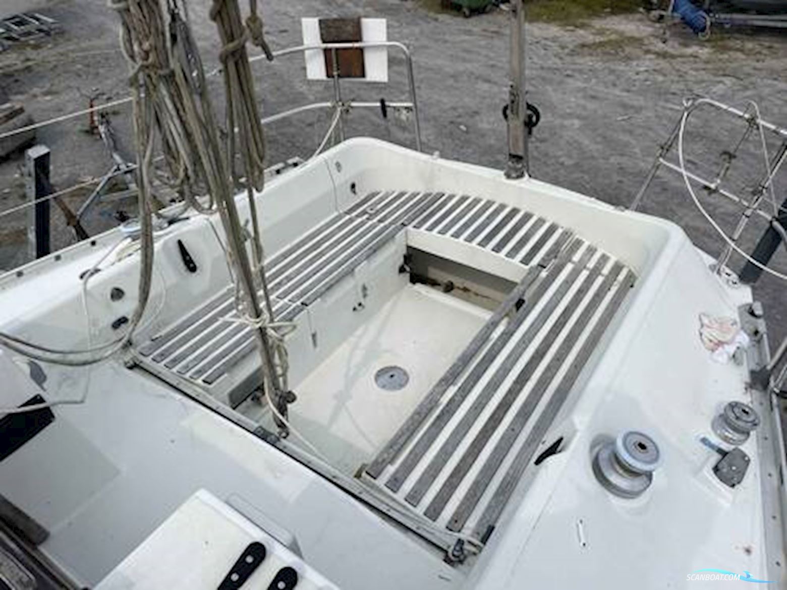 Beneteau First 305