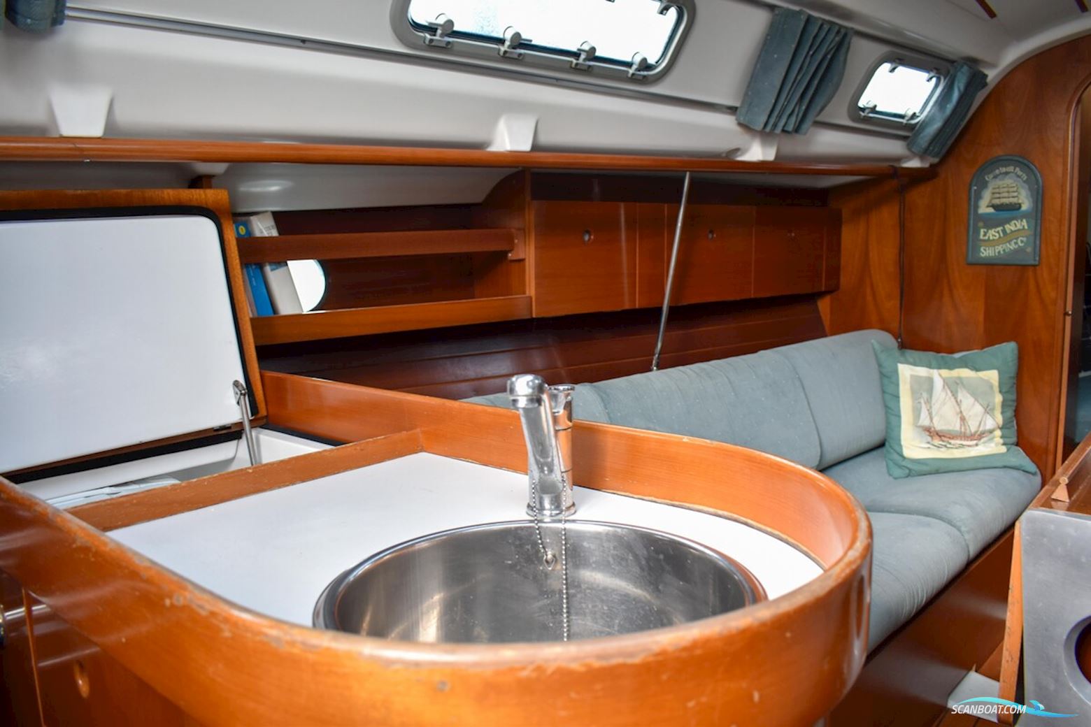 Beneteau First 310